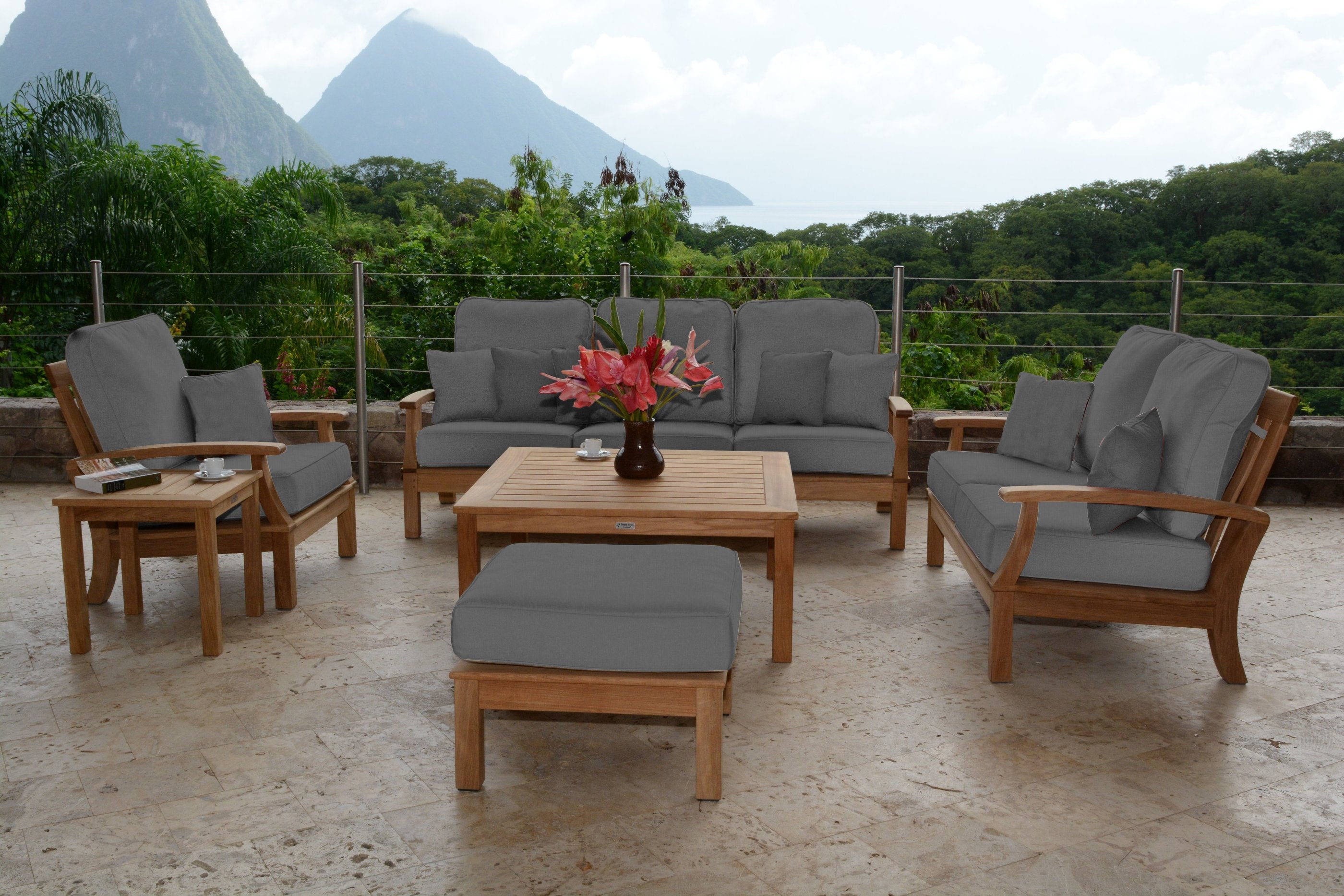 Three Birds Casual Monterey