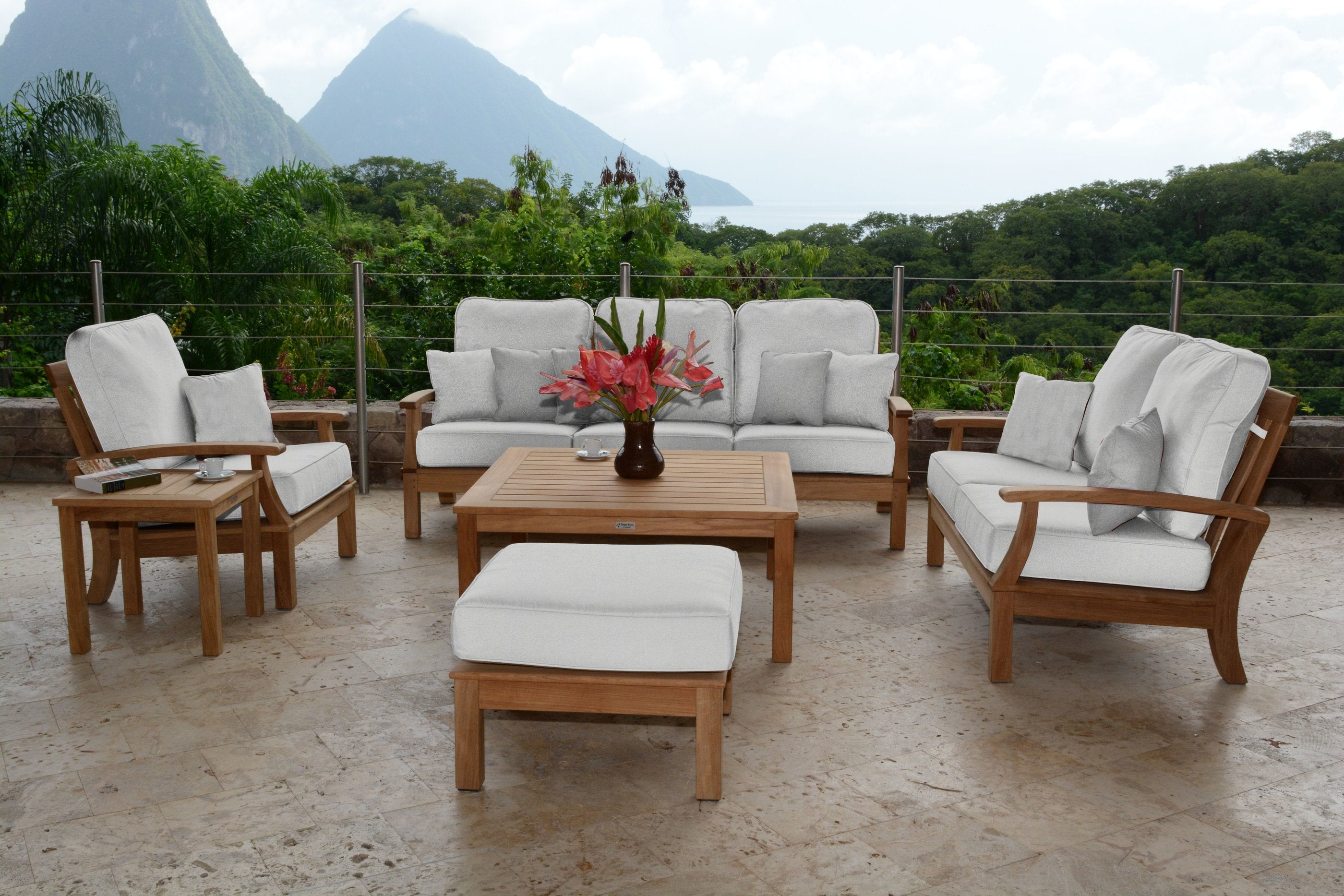 Three Birds Casual Monterey-Lifestyle Image