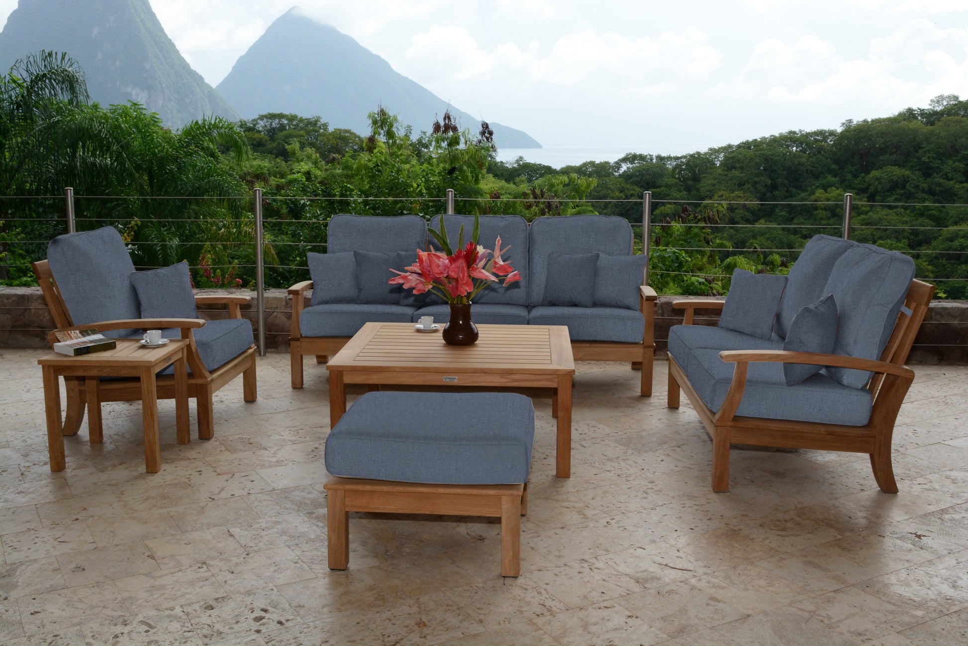 Three Birds Casual Monterey-Lifestyle Image