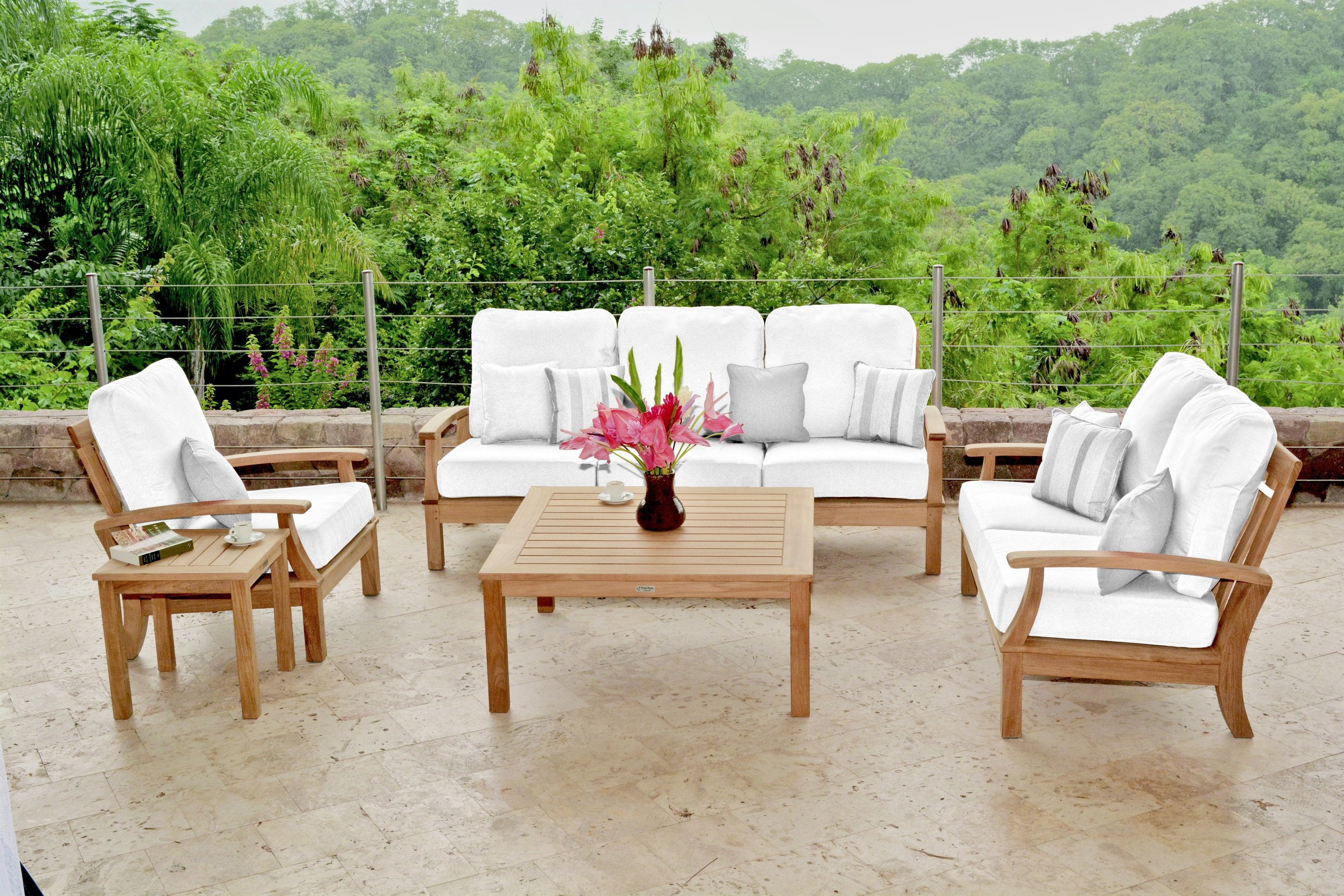 Three Birds Casual Monterey