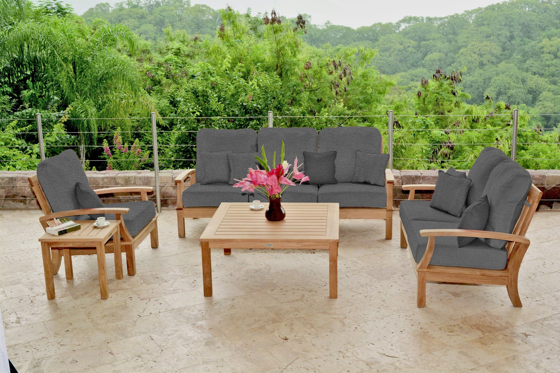 Three Birds Casual Monterey-Lifestyle Image