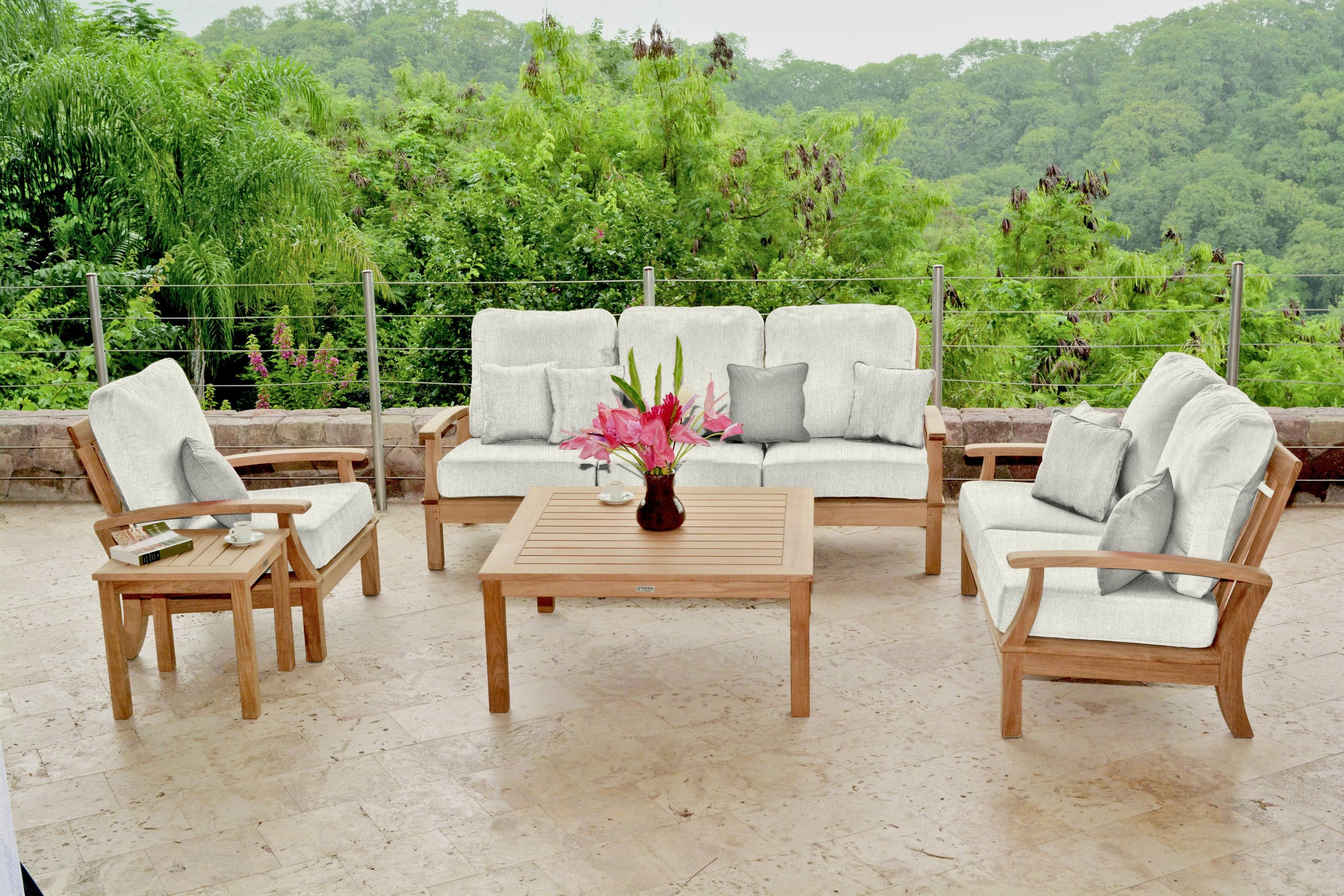 Three Birds Casual Monterey-Lifestyle Image