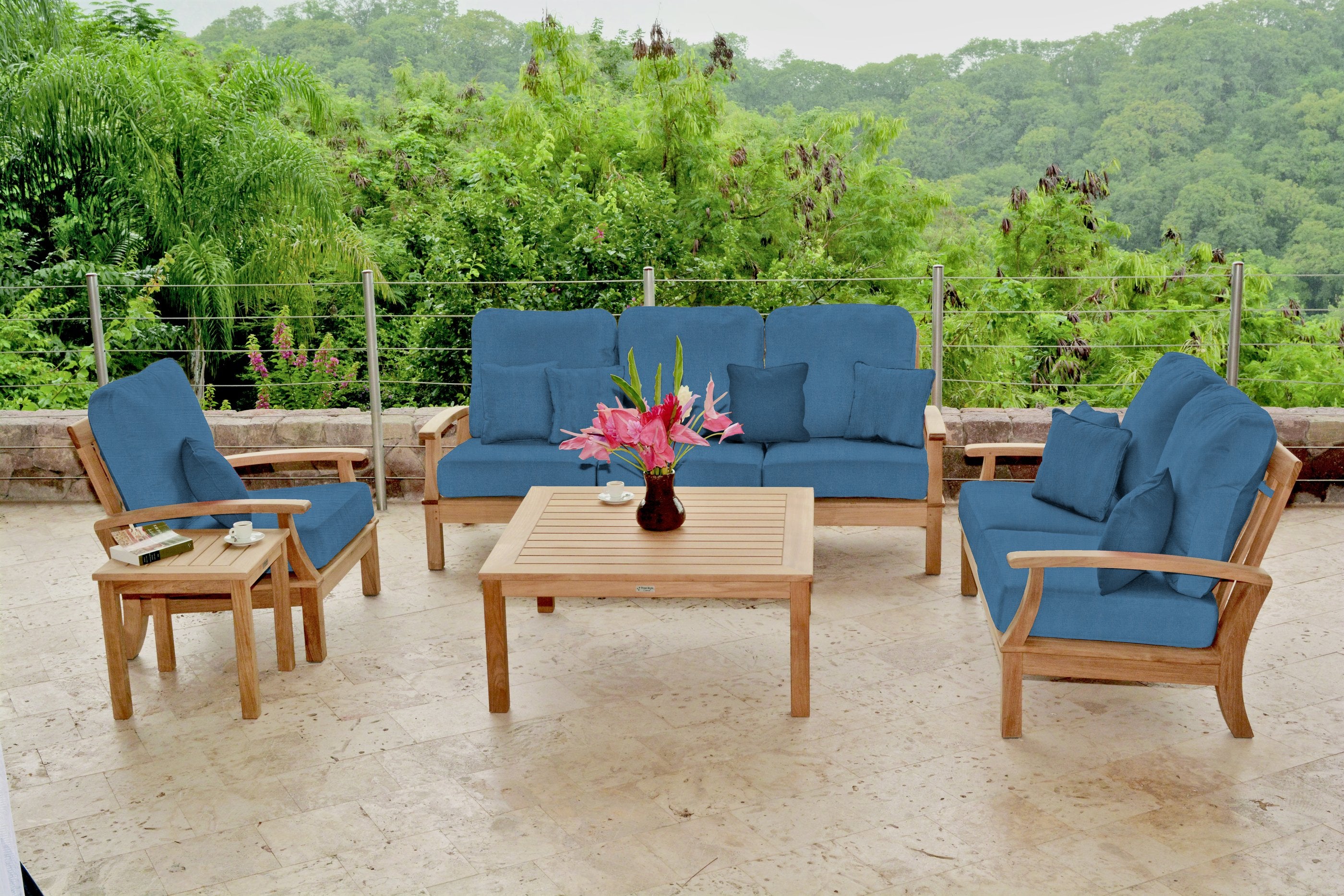 Three Birds Casual Monterey