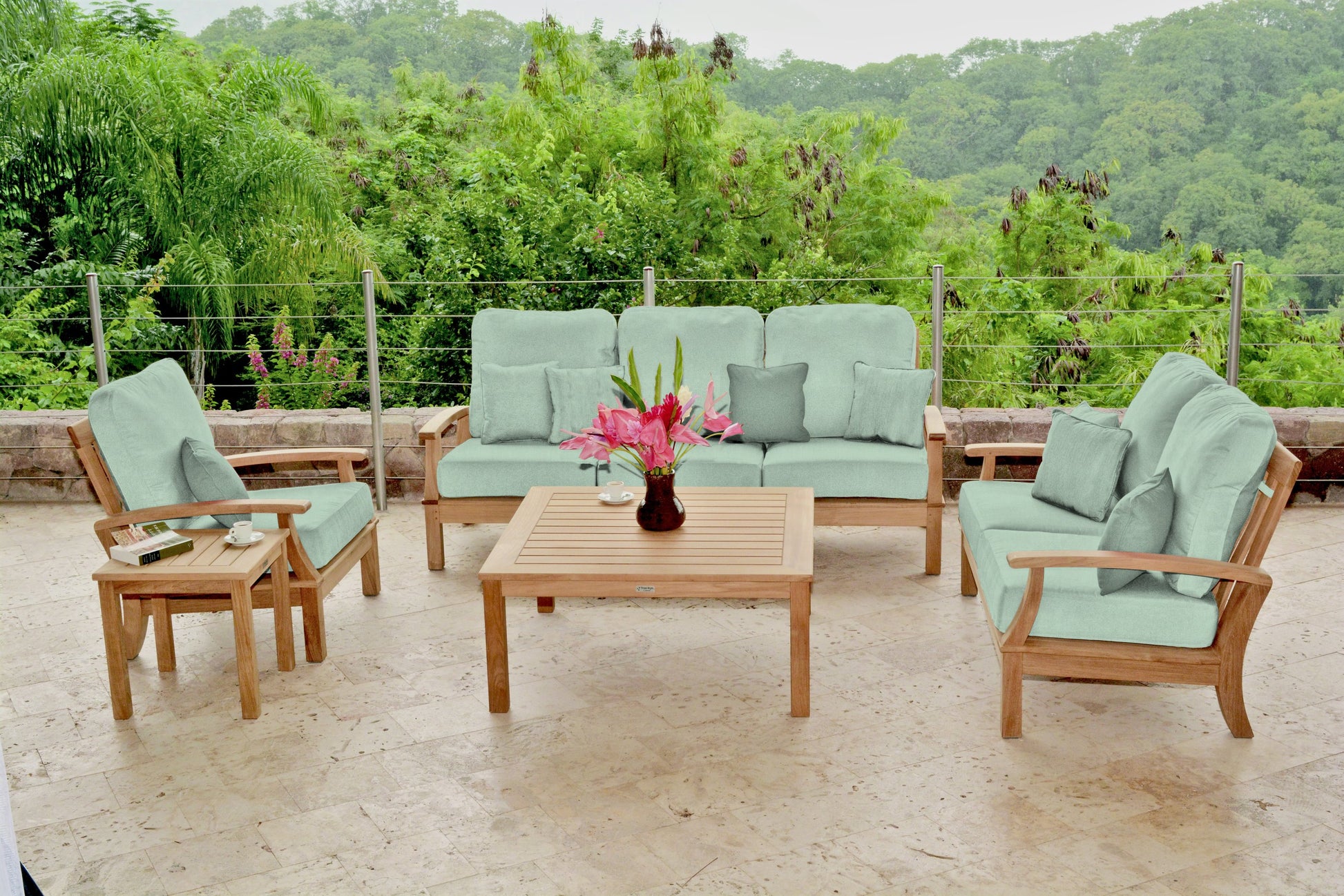 Three Birds Casual Monterey-Lifestyle Image