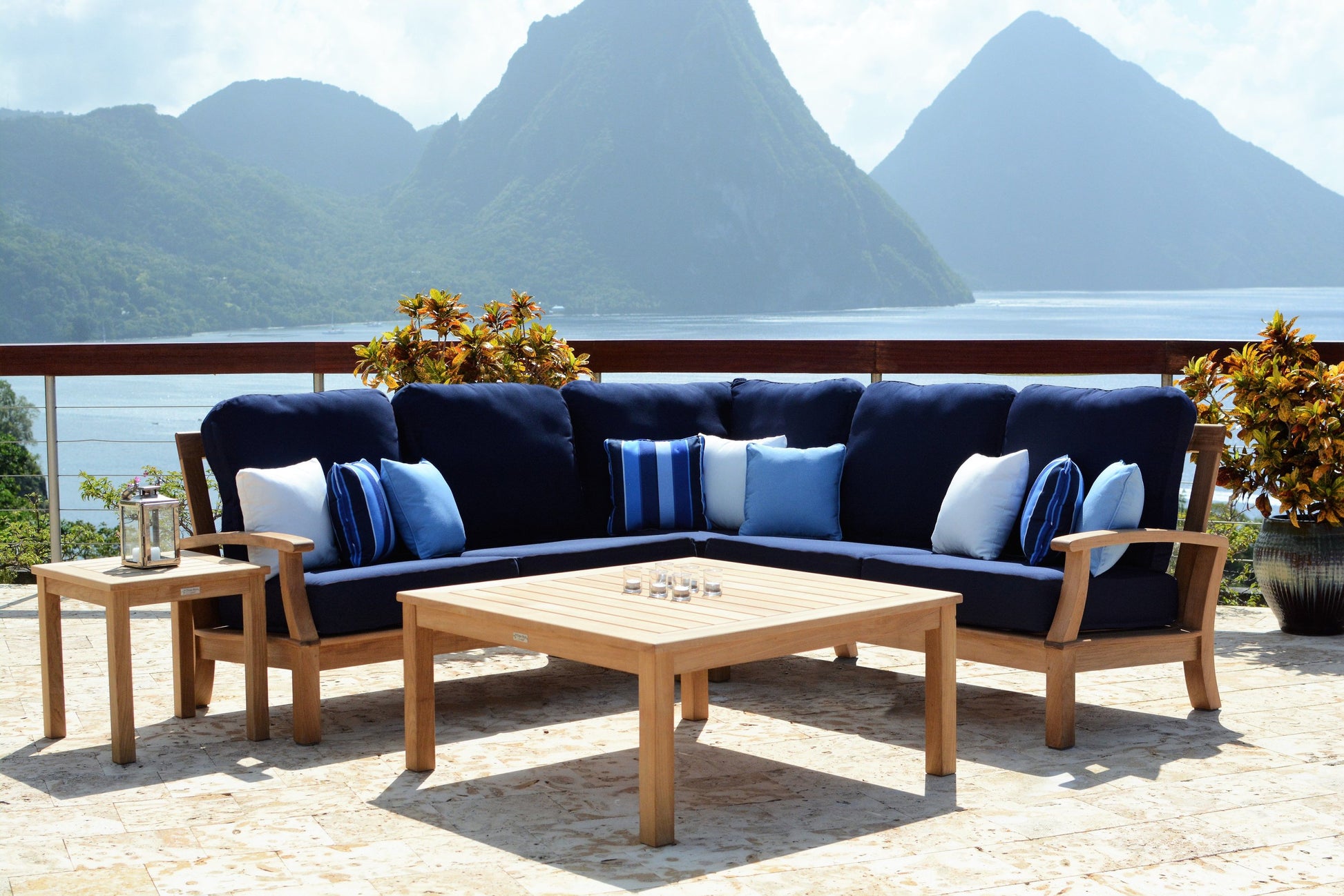 Three Birds Casual Monterey