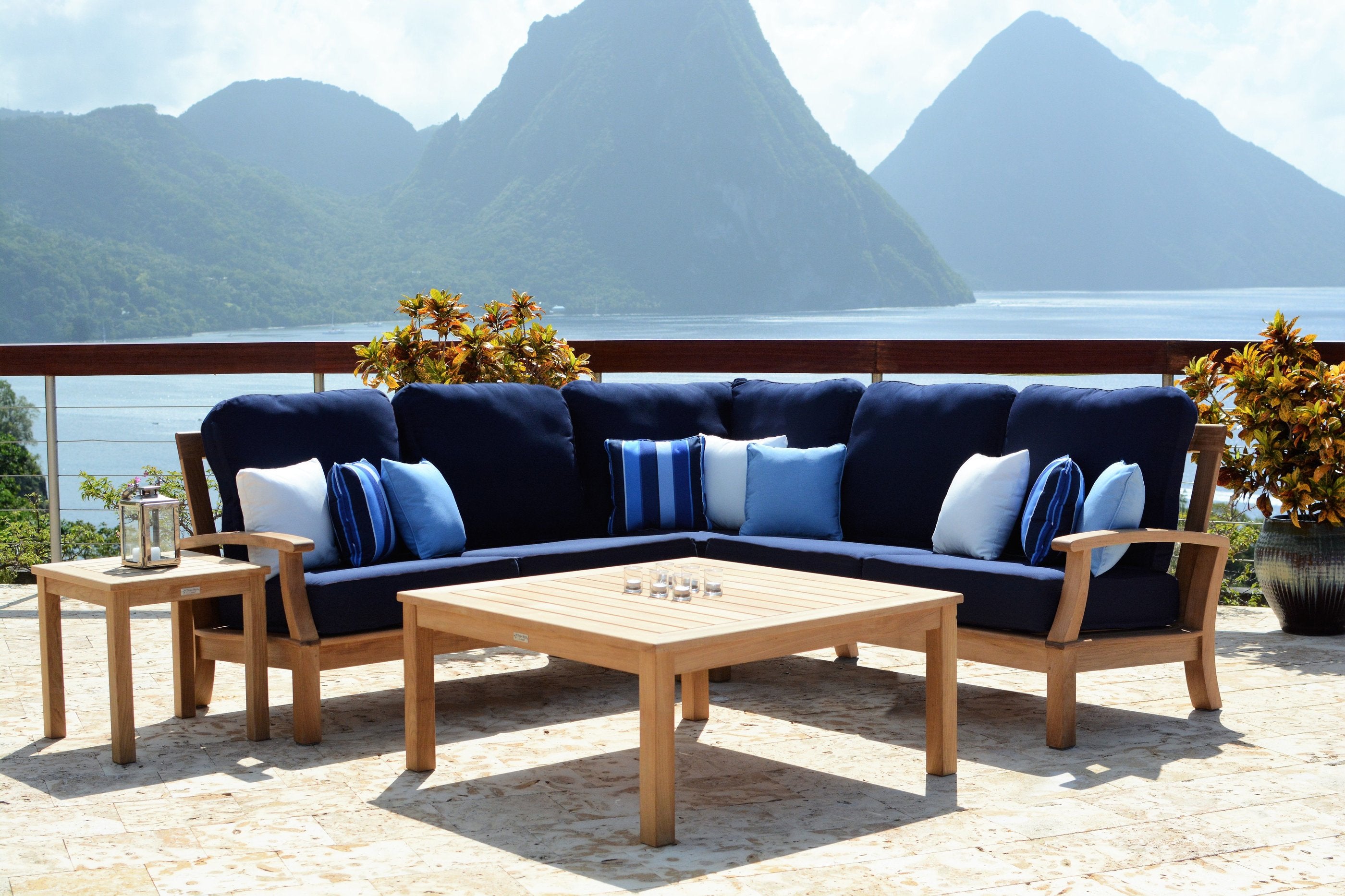 Three Birds Casual Monterey