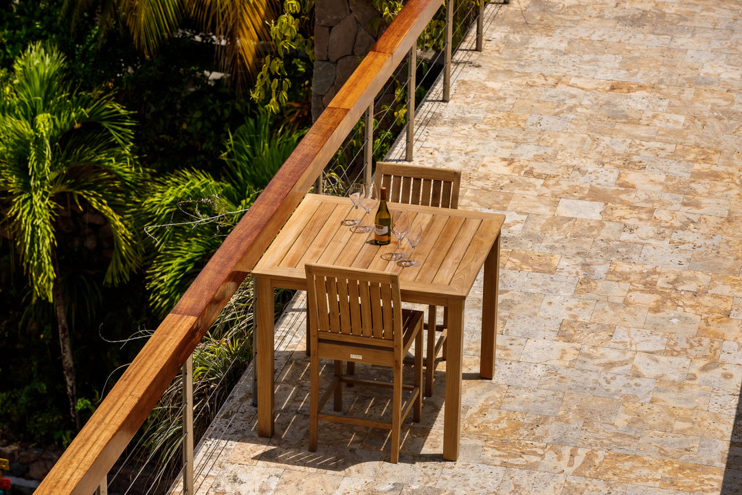 Three Birds Casual Newport-Lifestyle Image