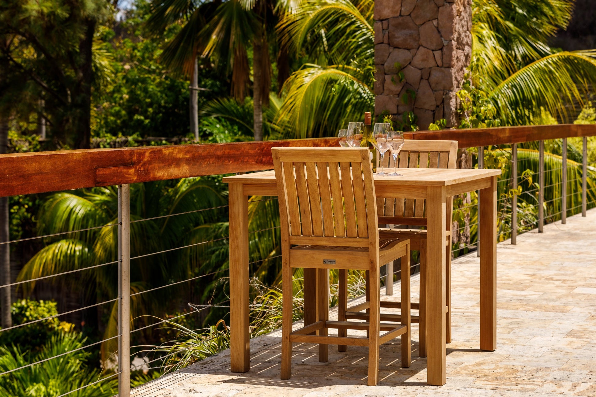 Three Birds Casual Newport-Lifestyle Image