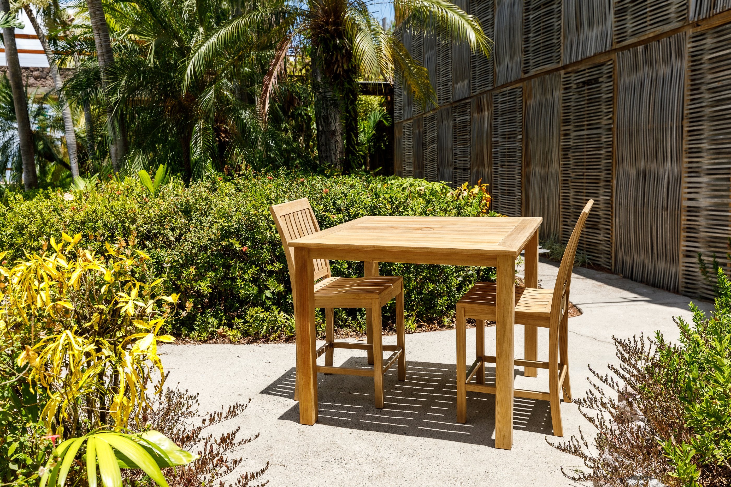 Three Birds Casual Newport-Lifestyle Image