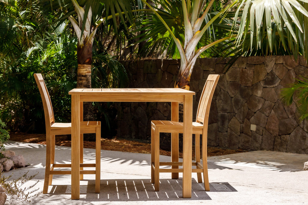 Three Birds Casual Newport-Lifestyle Image