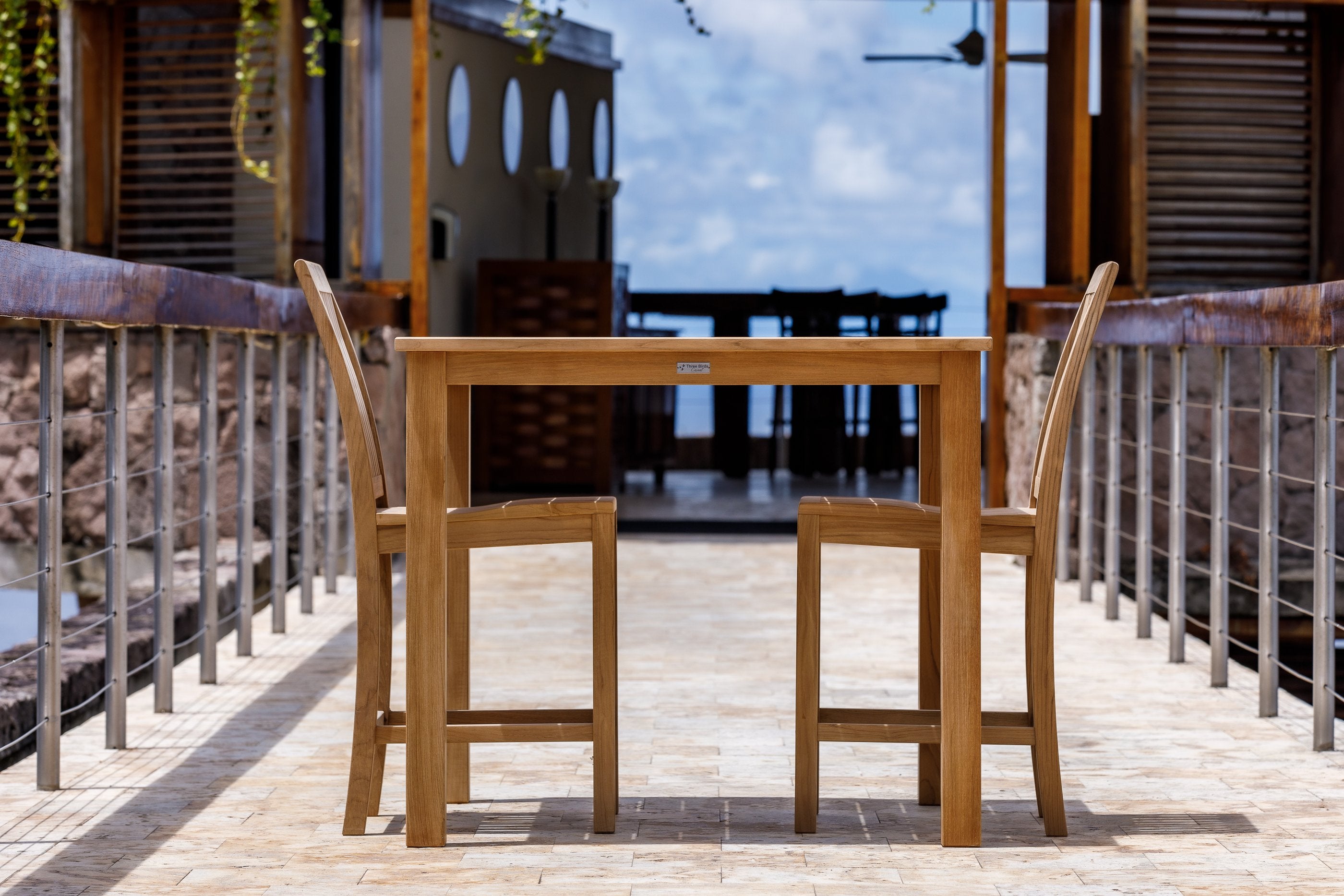 Three Birds Casual Newport-Lifestyle Image