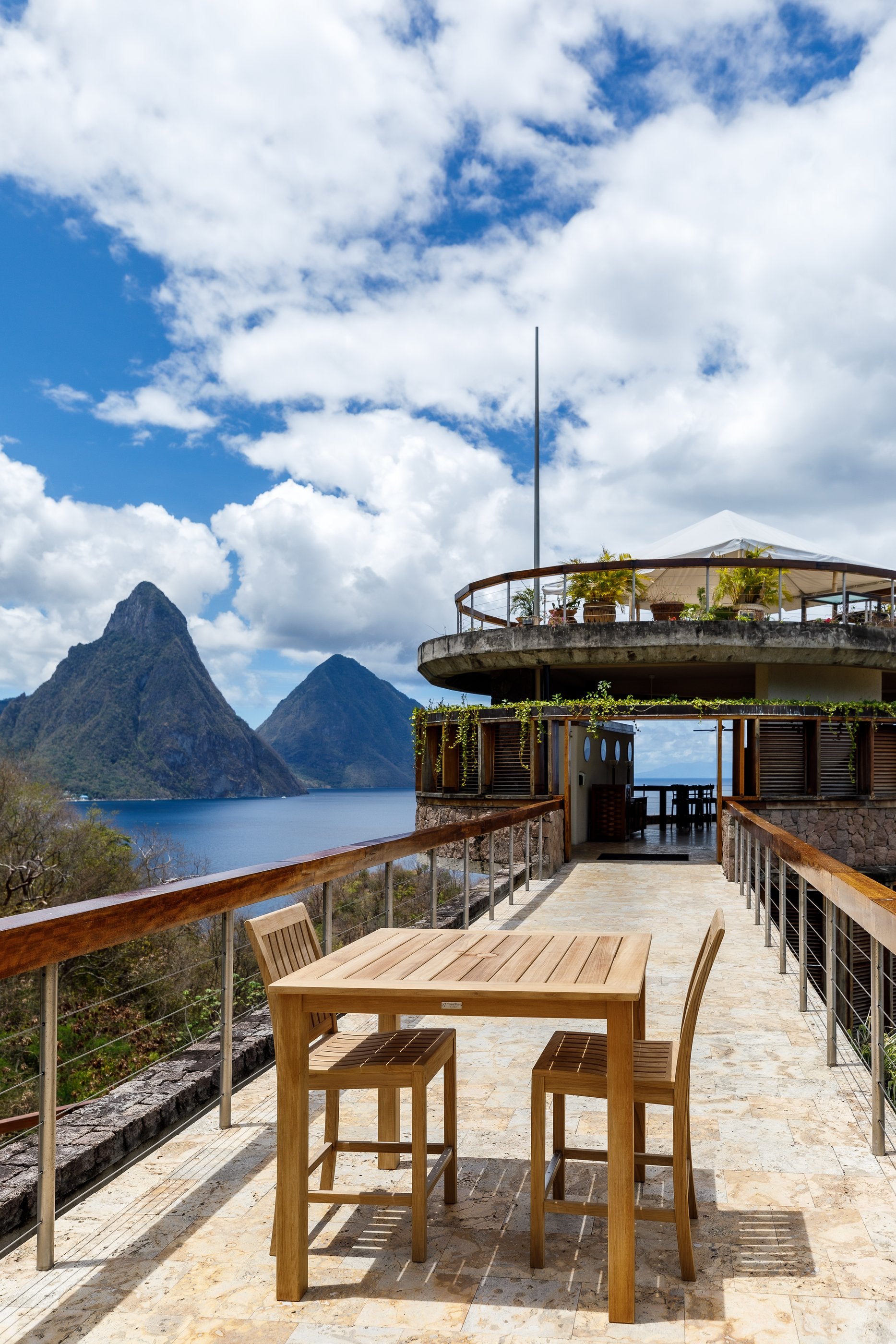 Three Birds Casual Newport-Lifestyle Image