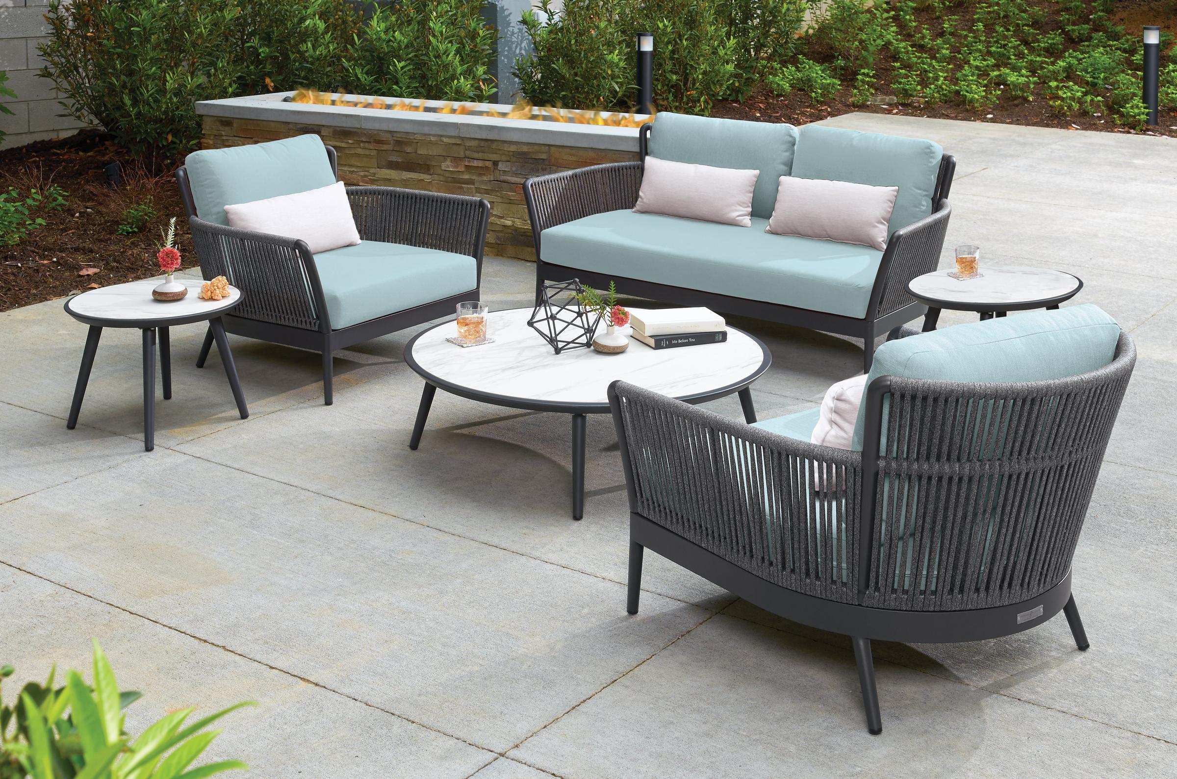 Nette Loveseat