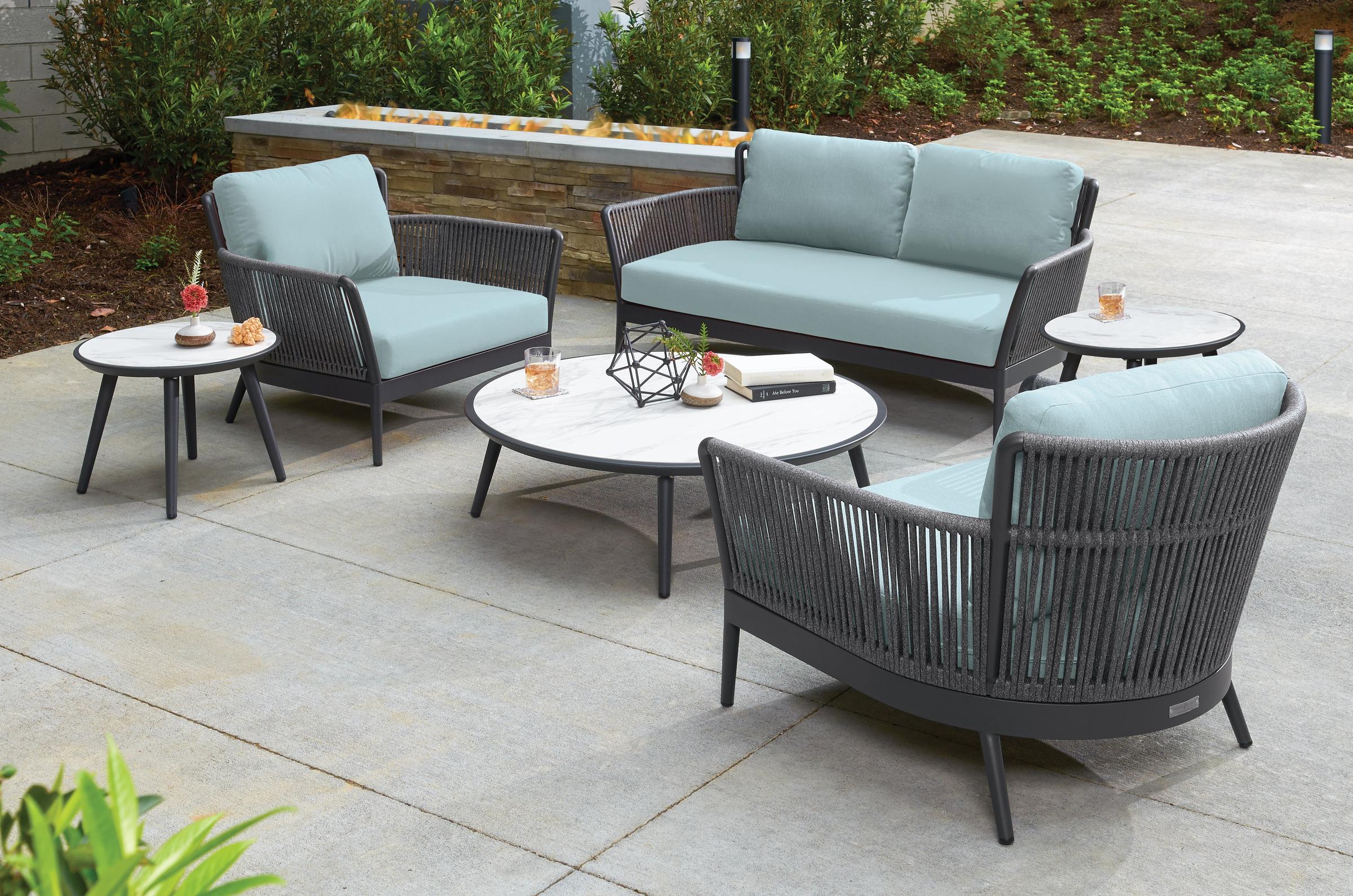 Nette Loveseat