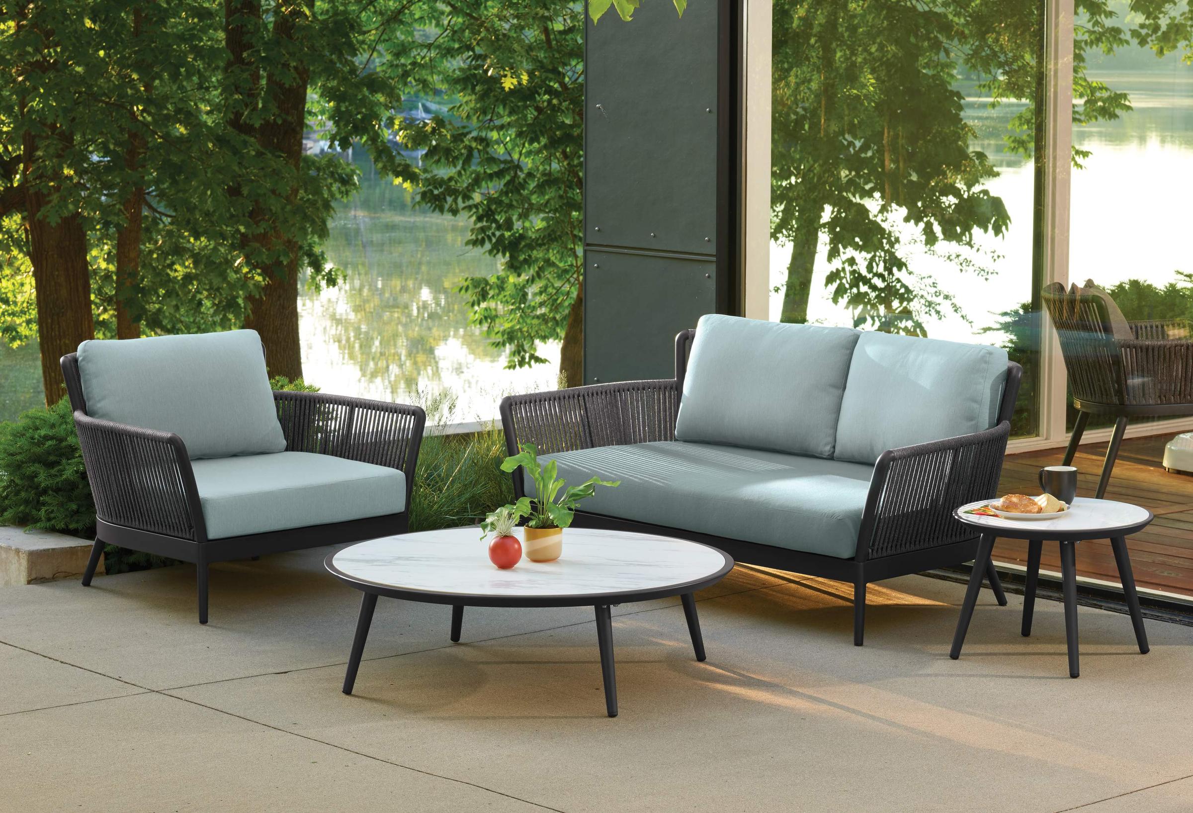 Nette Loveseat