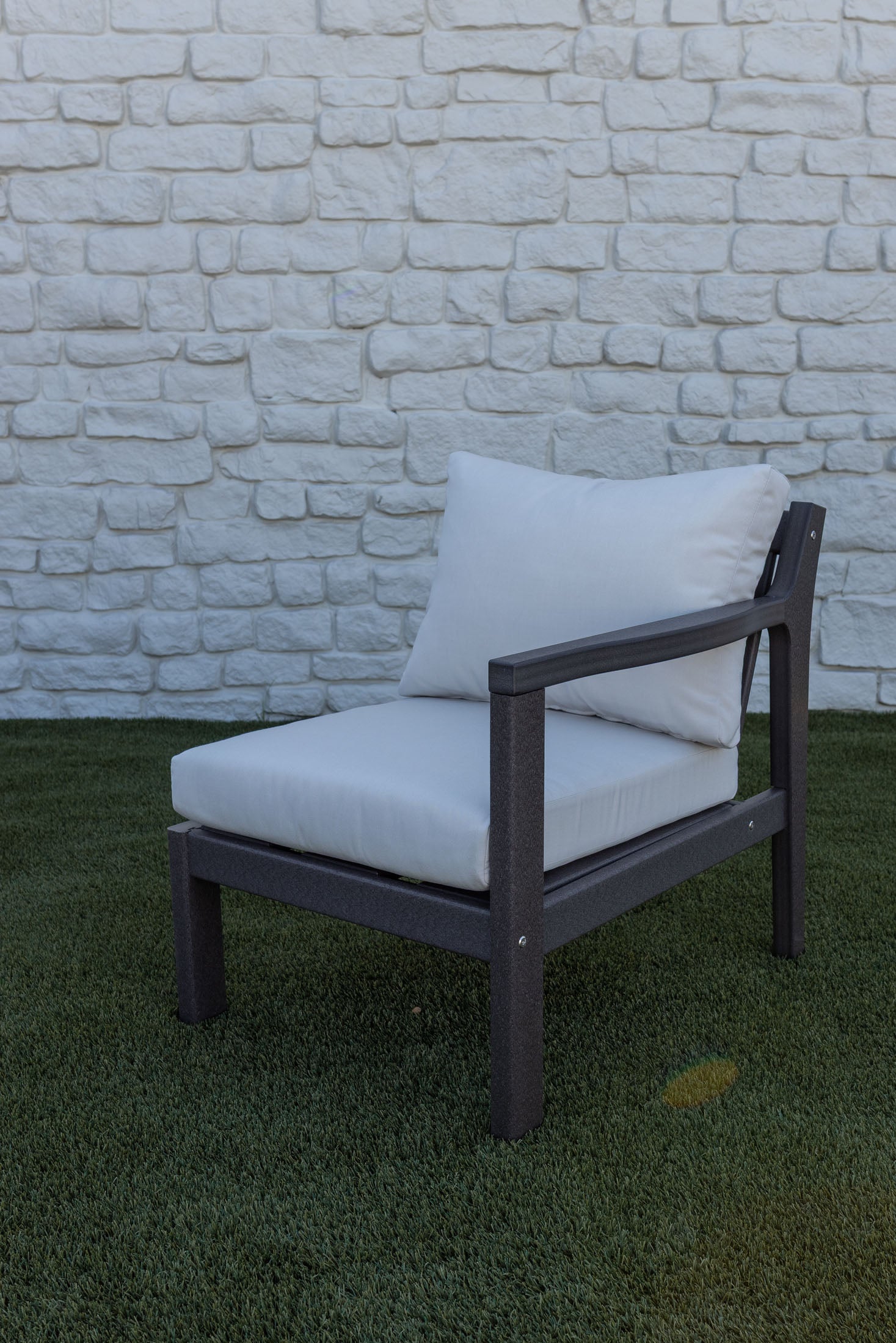 Breeze Deep Seat Sectional Piece Left Chair-Lifestyle Image