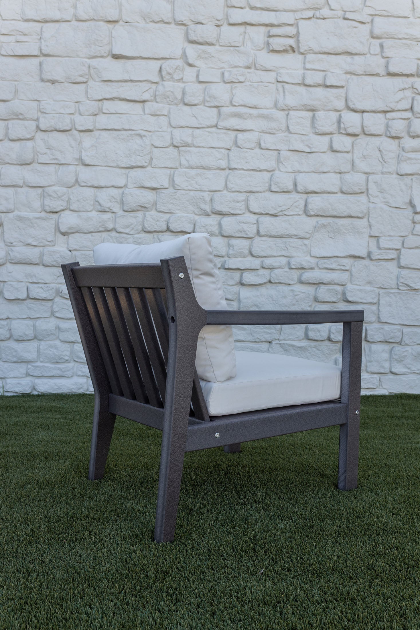 Breeze Deep Seat Sectional Piece Right Chair