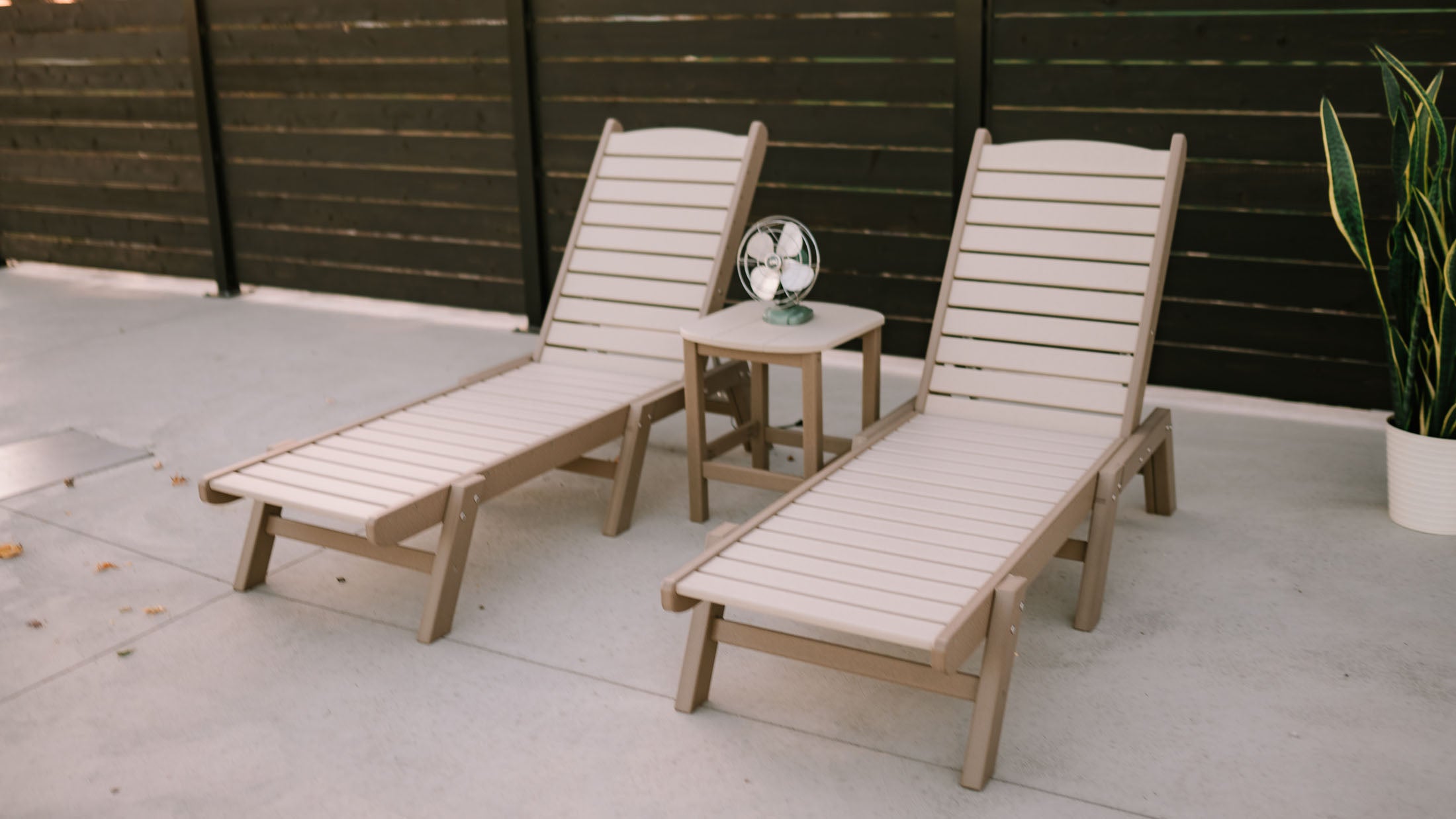 Chaise Lounge-Lifestyle Image