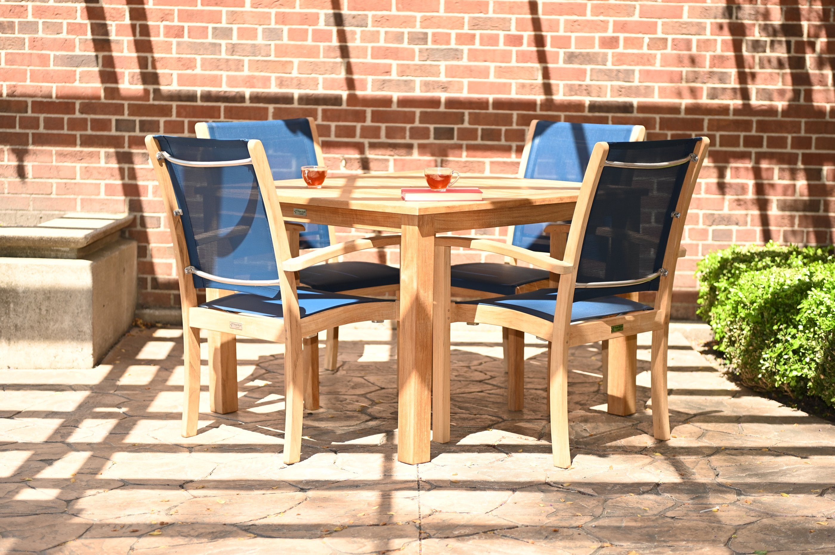 Three Birds Casual Riviera