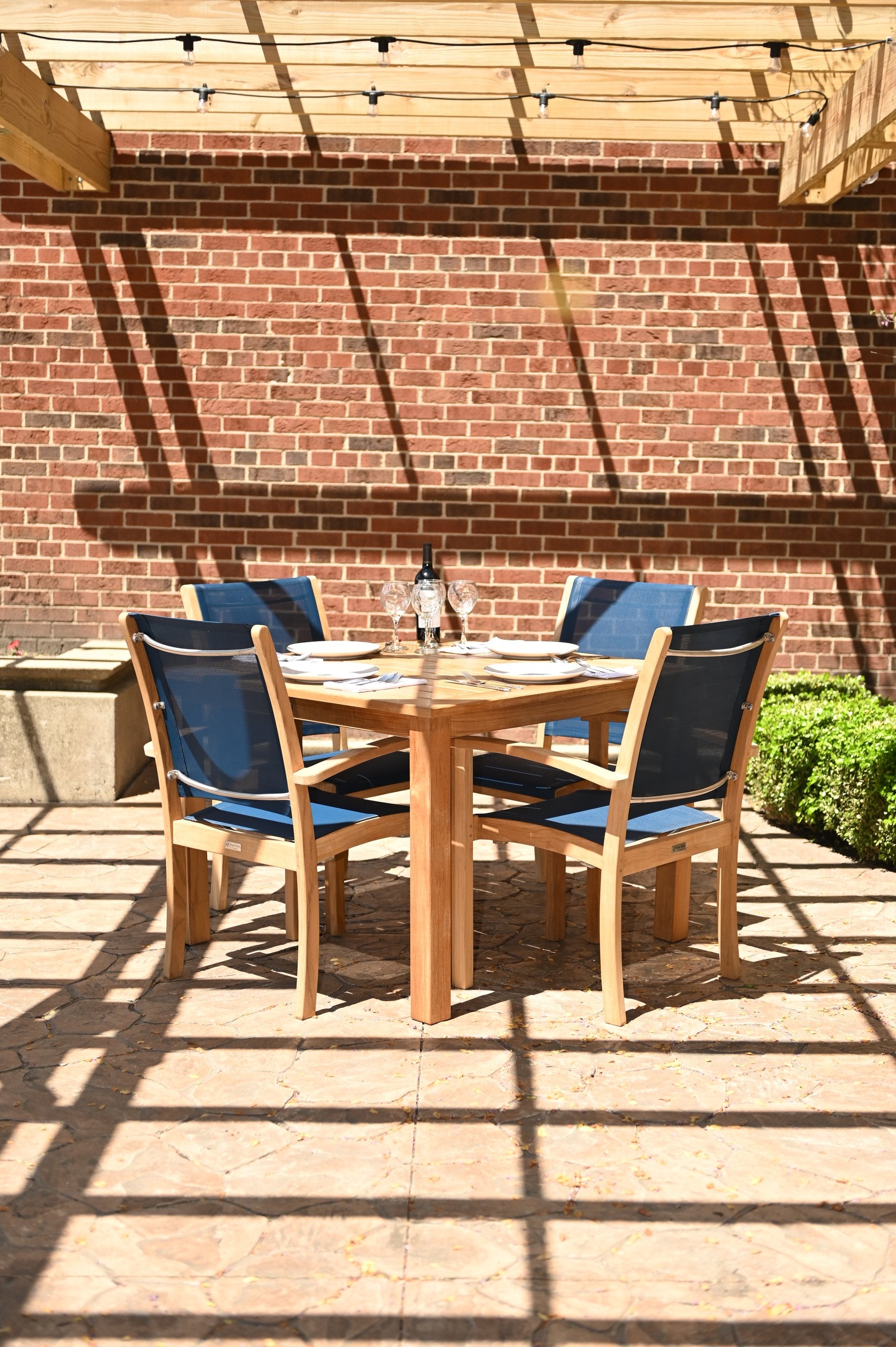 Three Birds Casual Riviera-Lifestyle Image