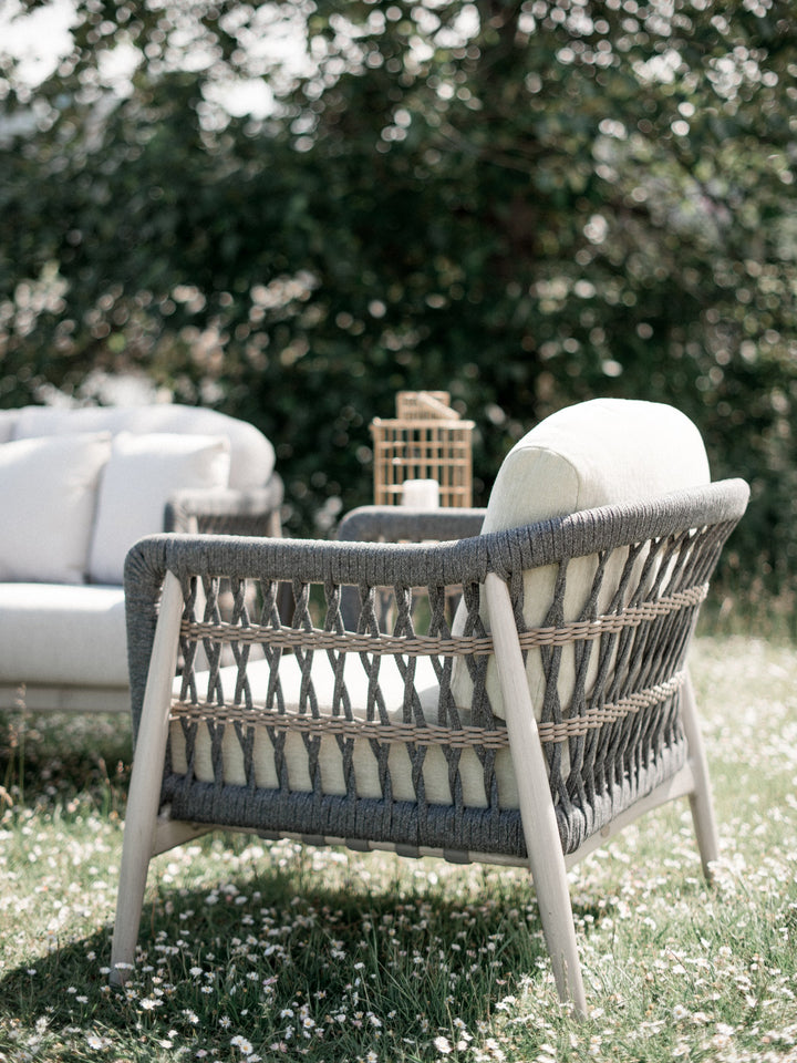 ratana-coconut-grove-cushion-club-chair-8-Lifestyle Image