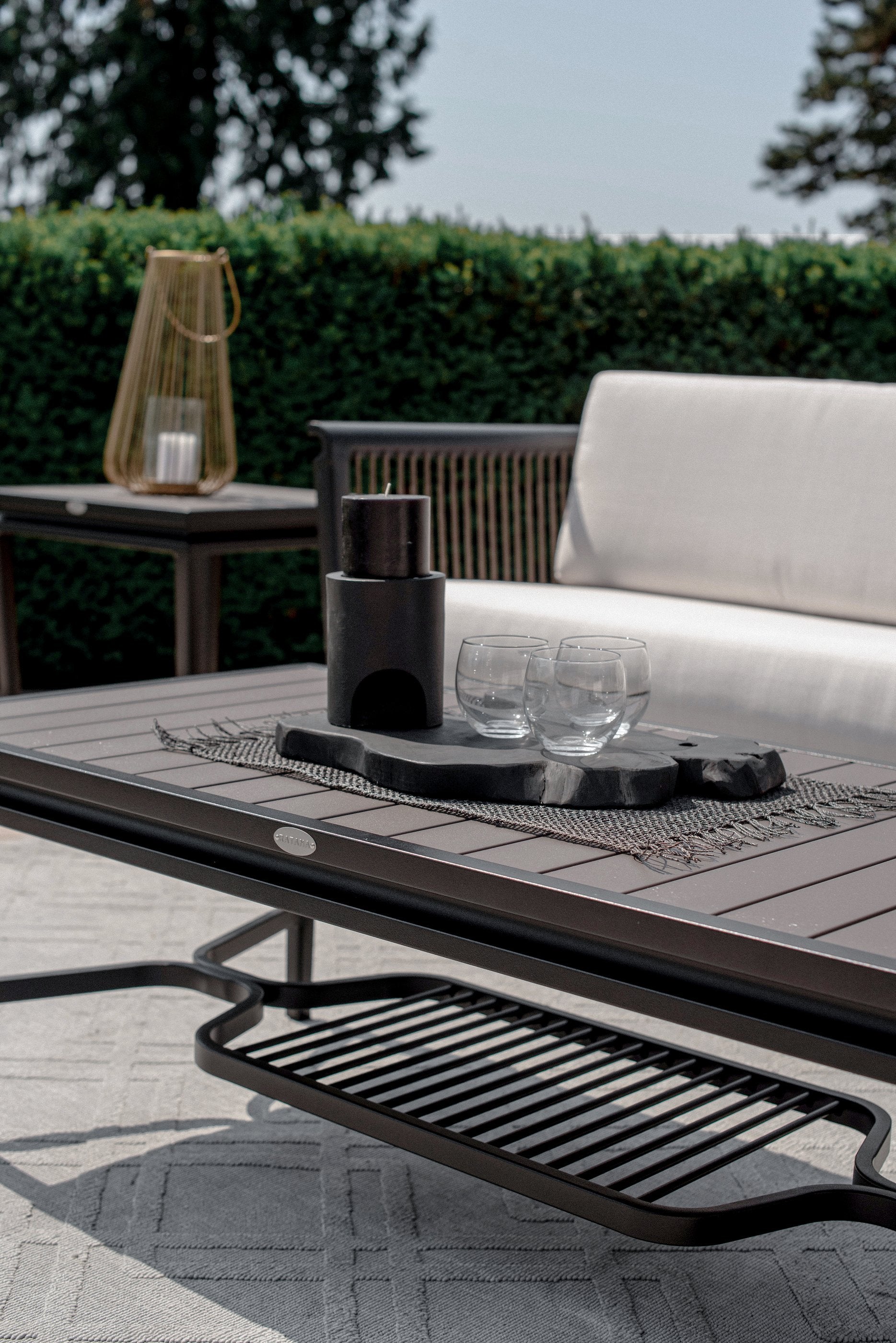 ratana-copacabana-47-5-inch-x-23-5-inch-aluminum-rectangular-coffee-table-7