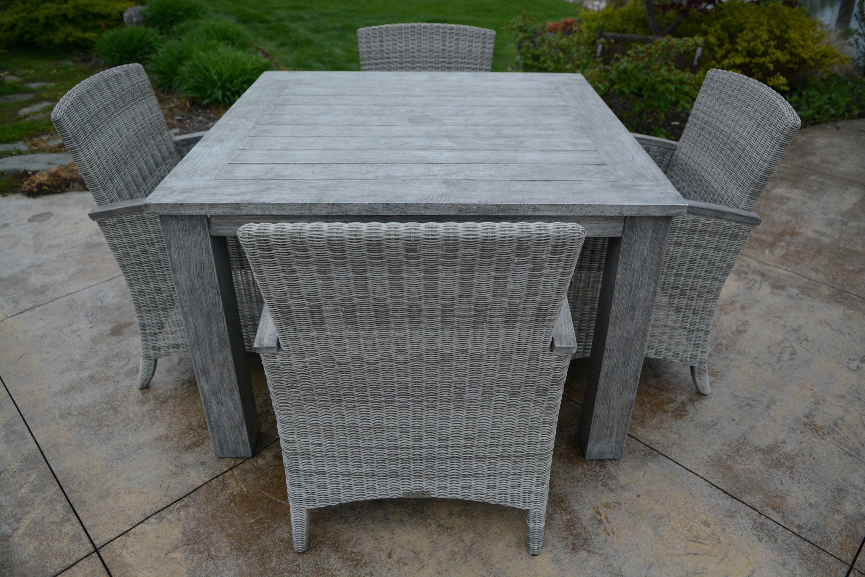 Three Birds Casual Shelburne-Lifestyle Image