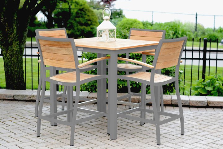 Three Birds Casual SoHo-Lifestyle Image