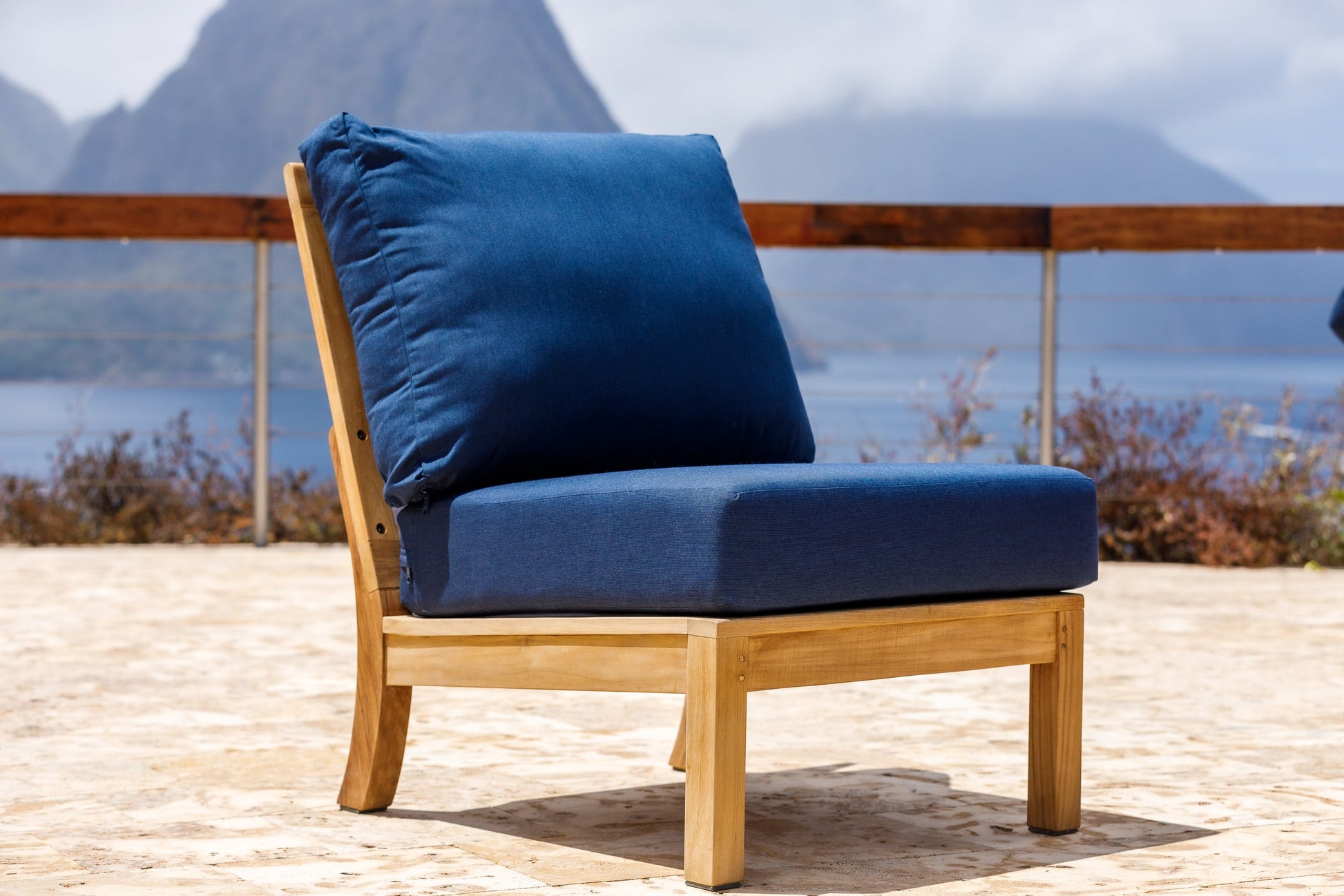 Three Birds Casual St.+Lucia