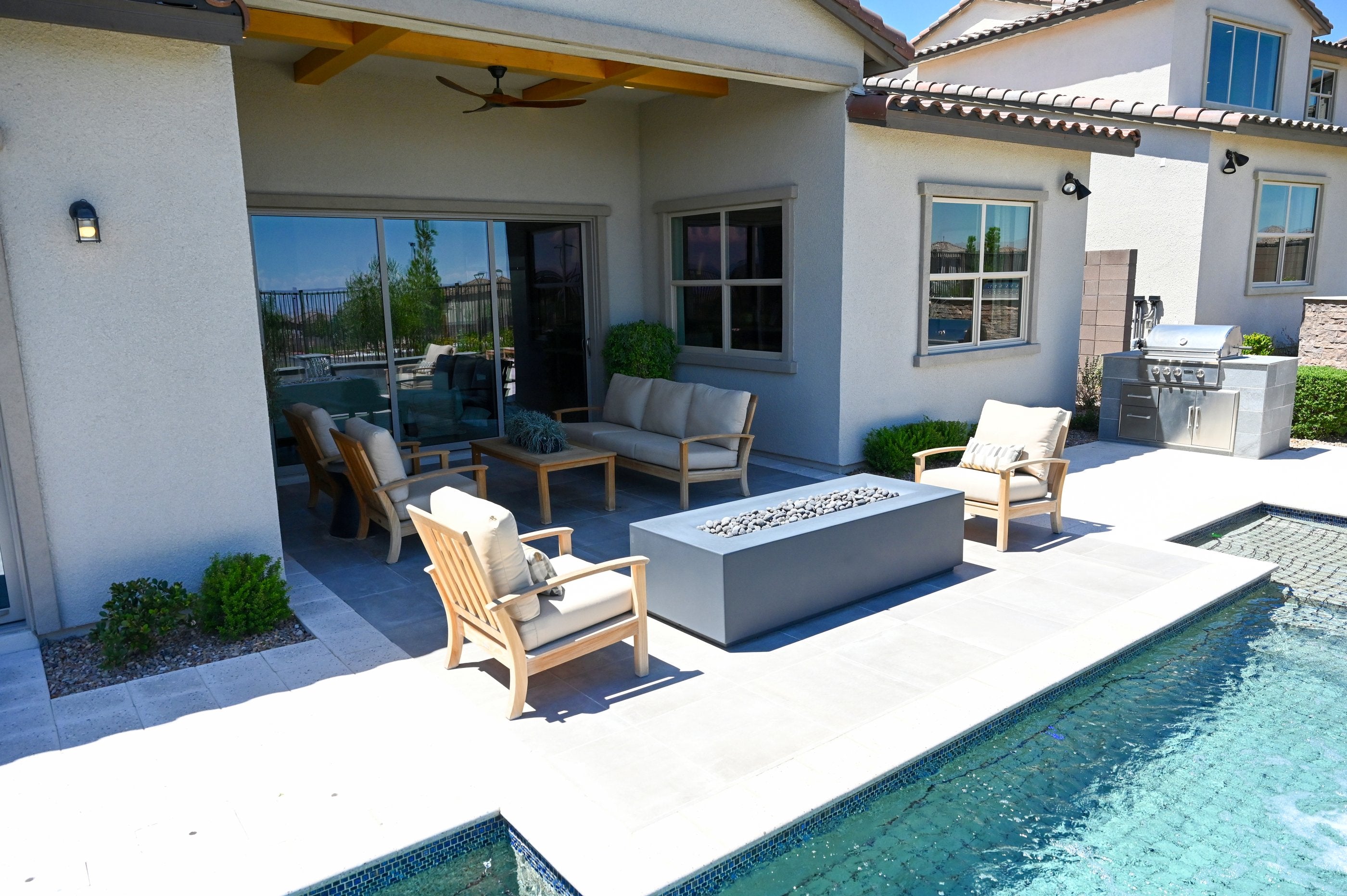 Three Birds Casual St.+Lucia