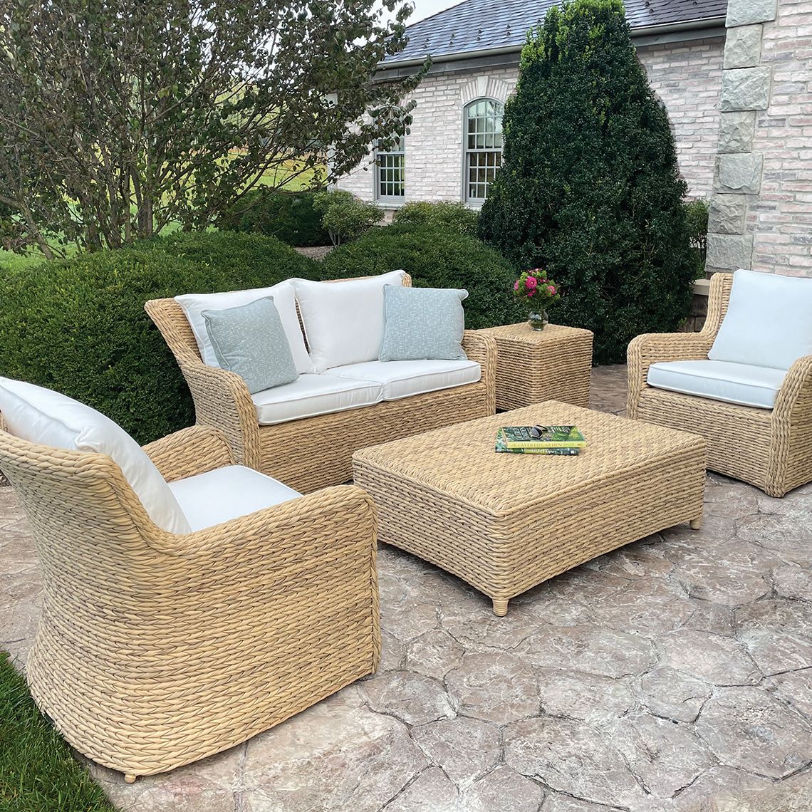 Sag Harbor 45" X 32" Coffee Table