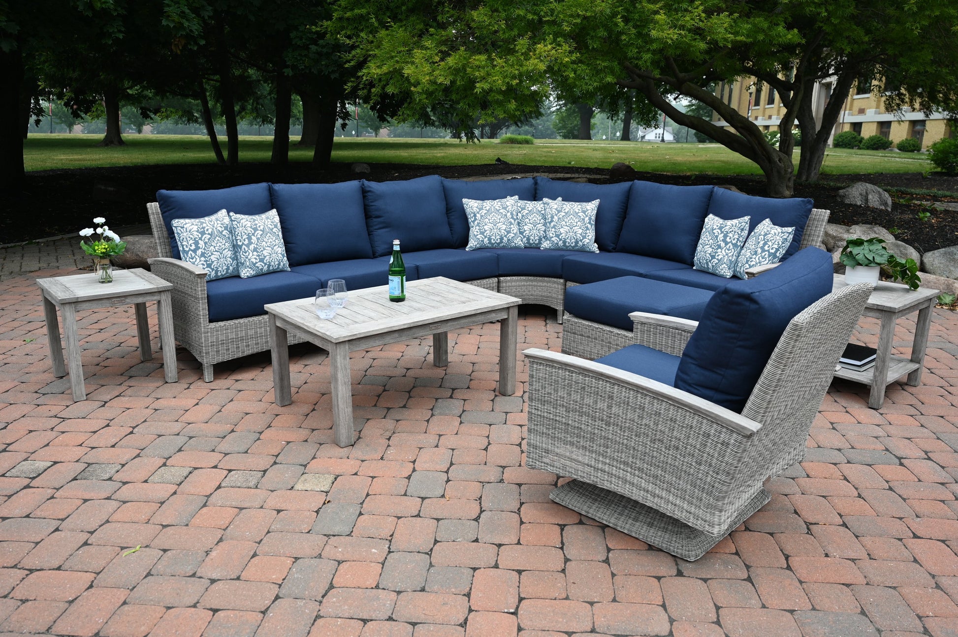 Three Birds Casual Bella