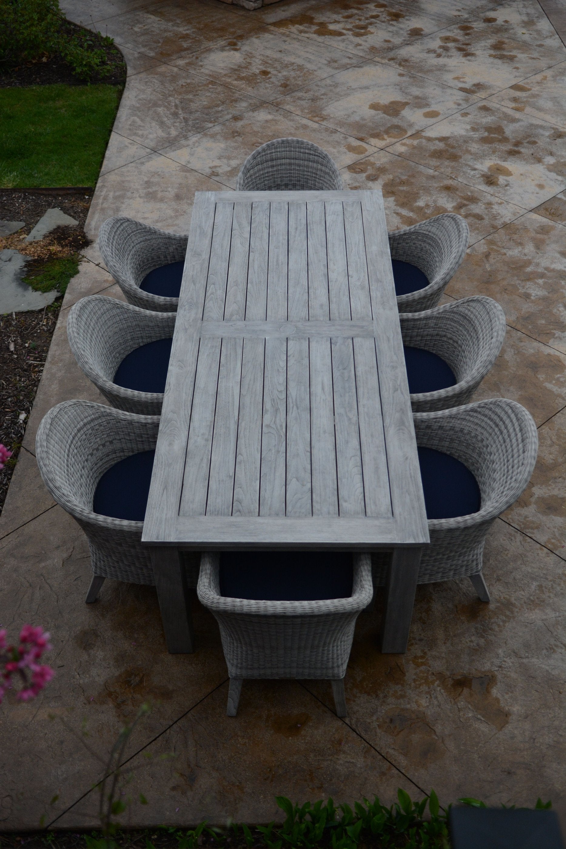 Three Birds Casual Shelburne-Lifestyle Image