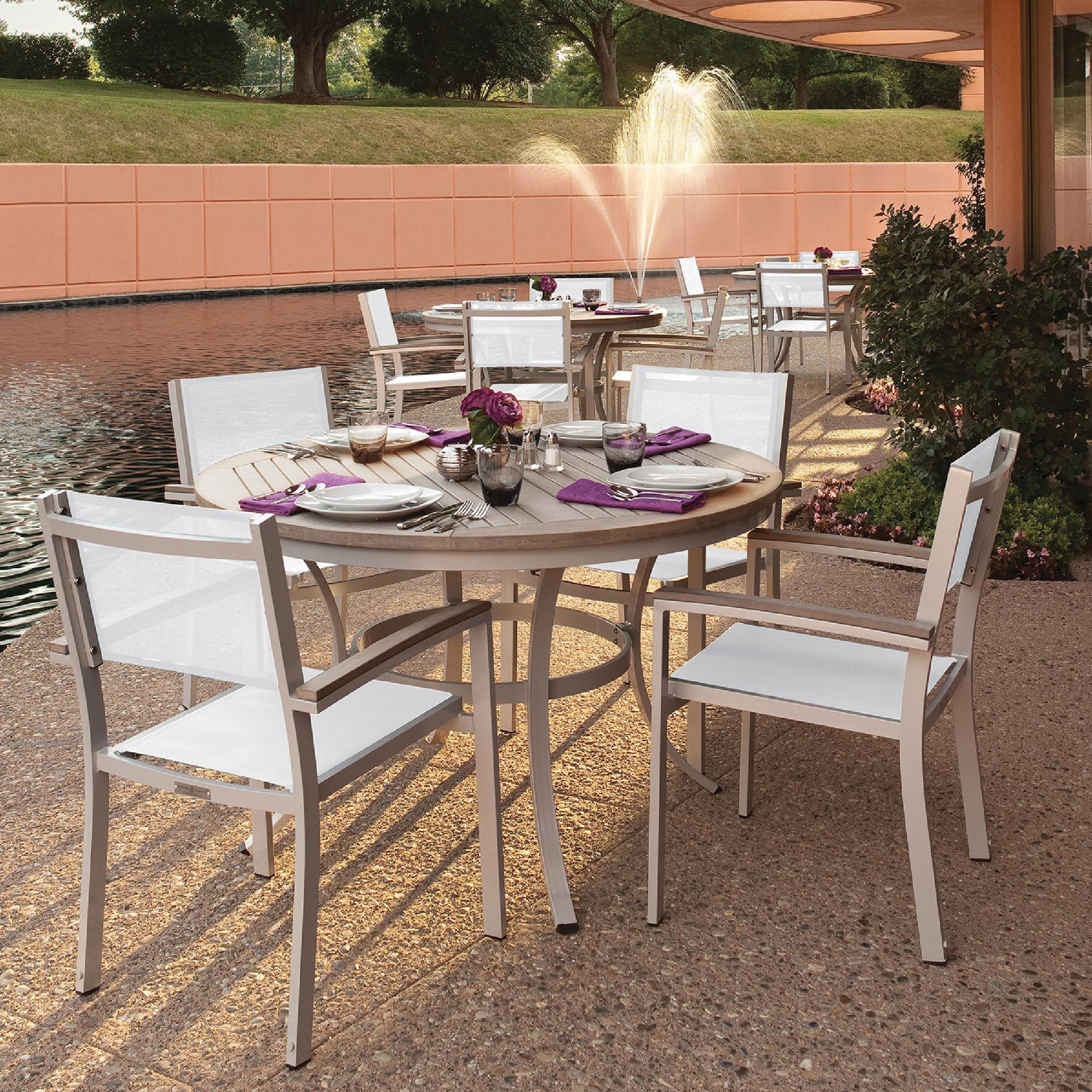 Travira 48" Round Dining Table