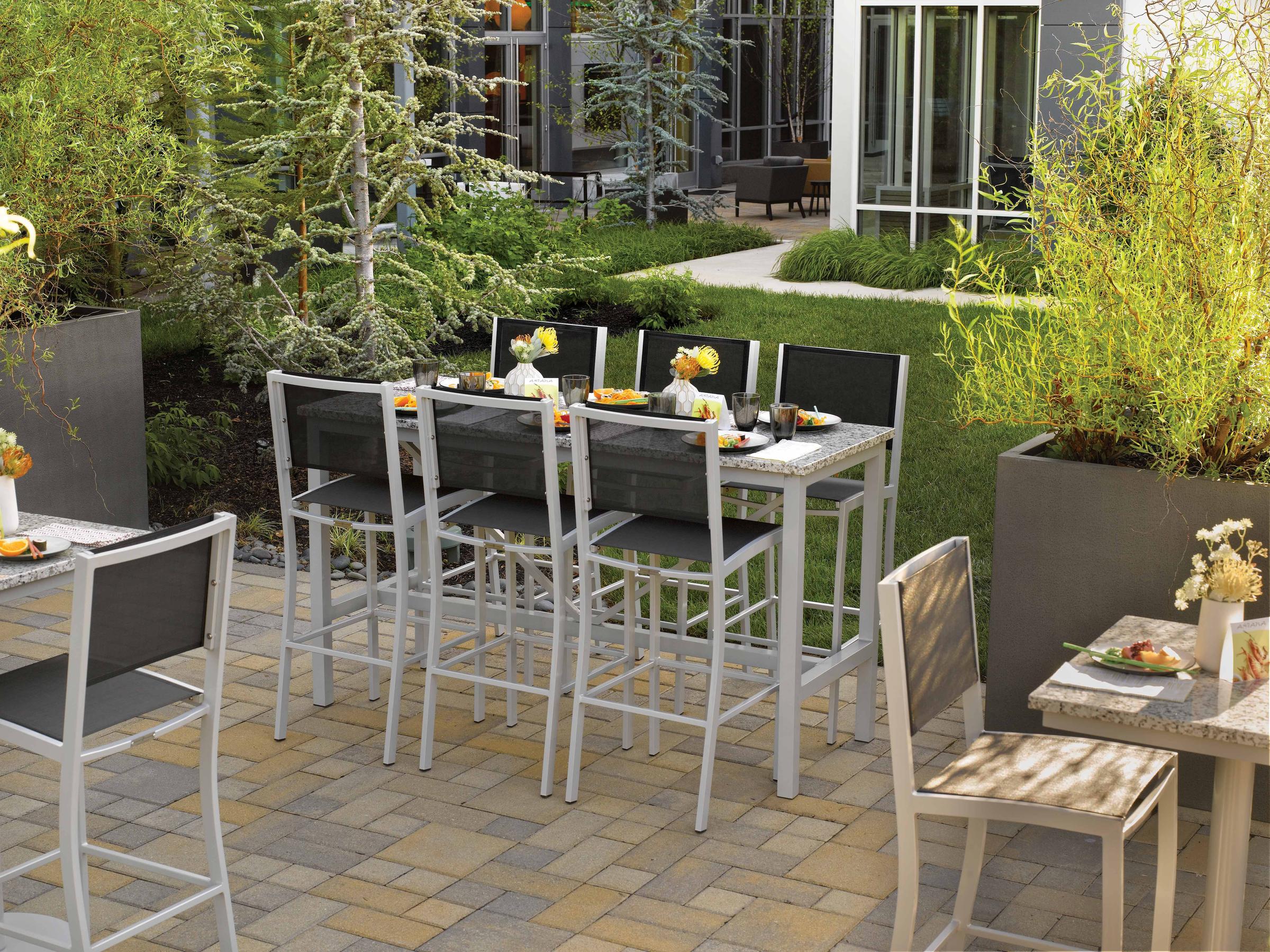 Travira Bar Chair