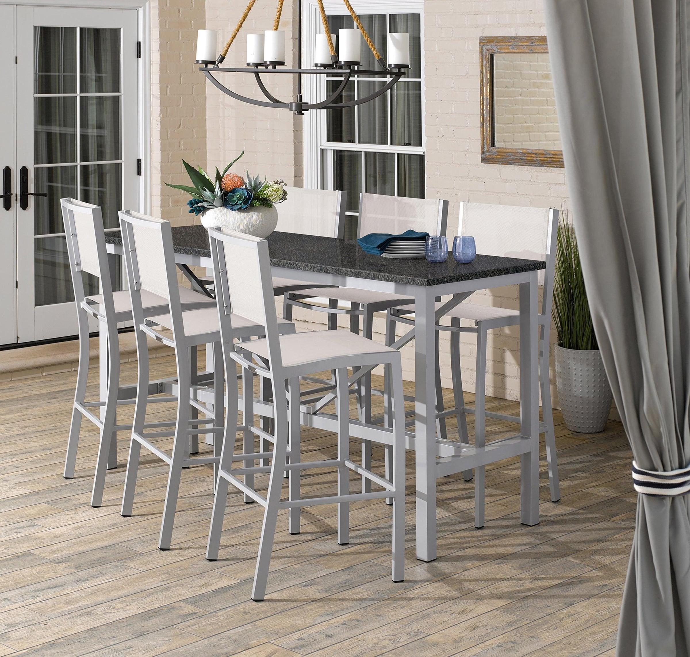 Travira Bar Chair