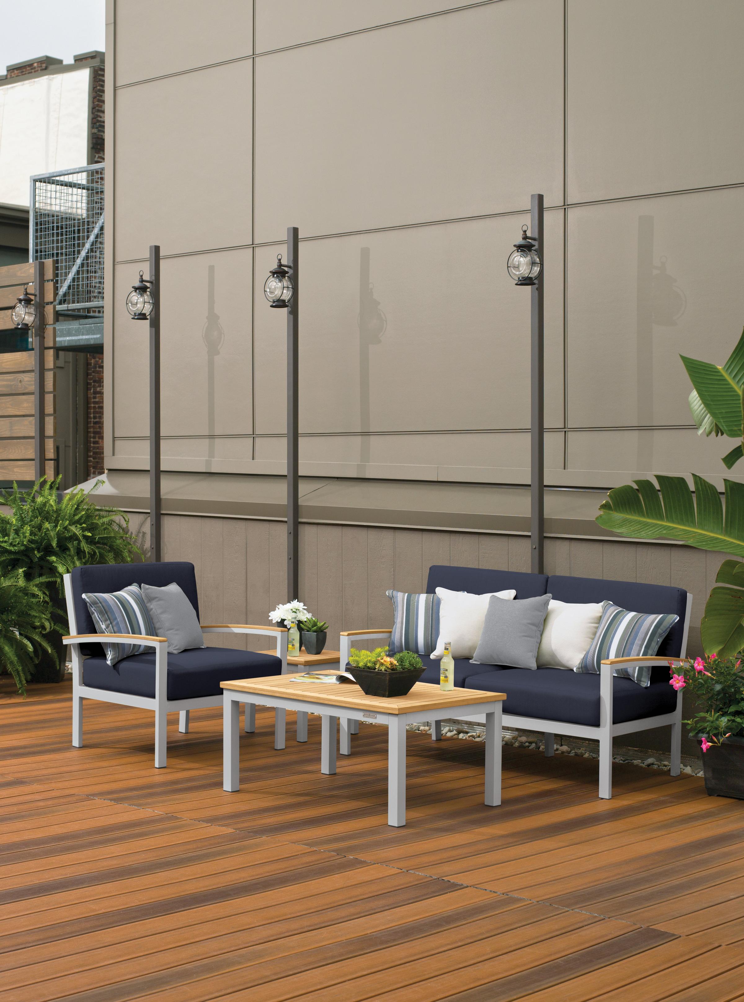 Travira Club Chair