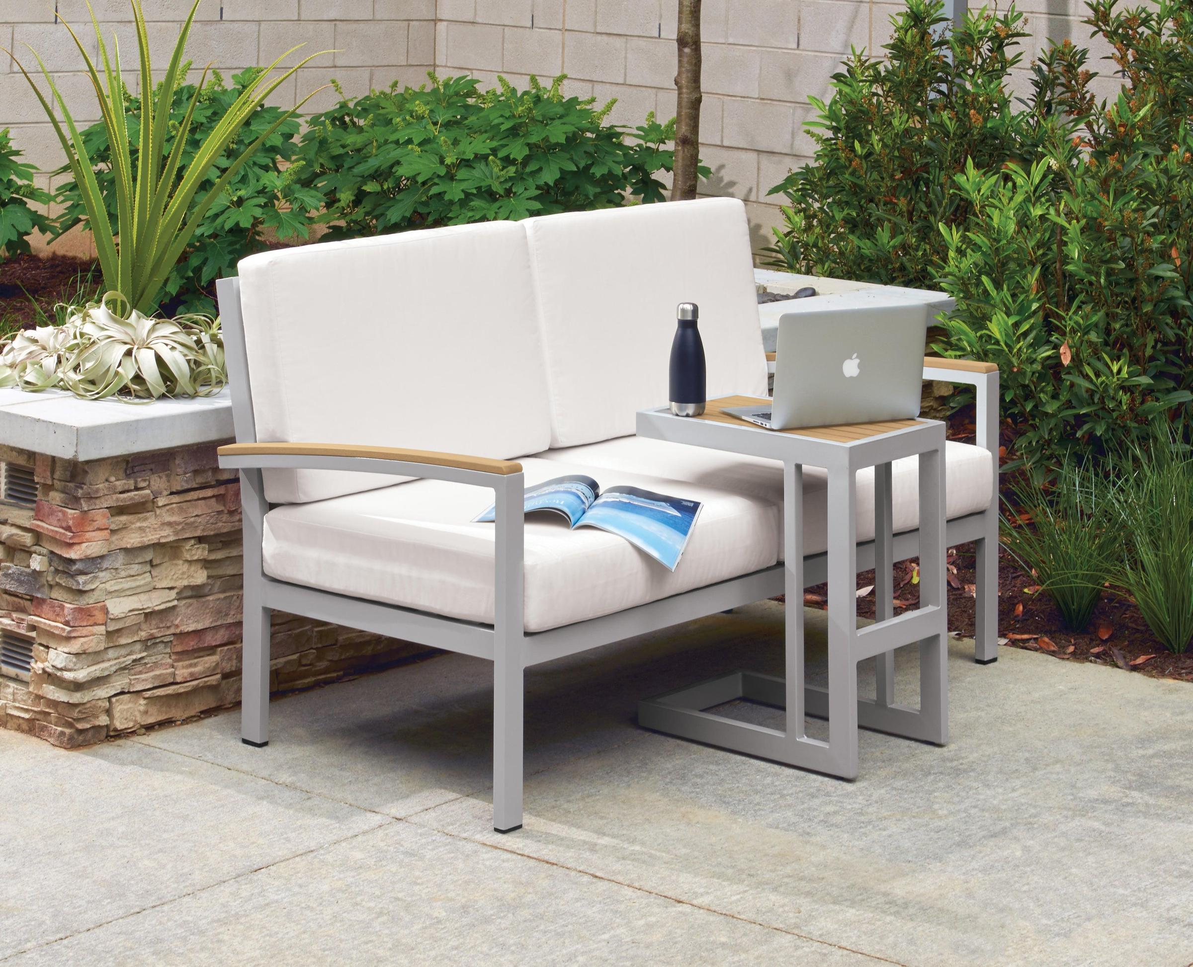 Travira C Table