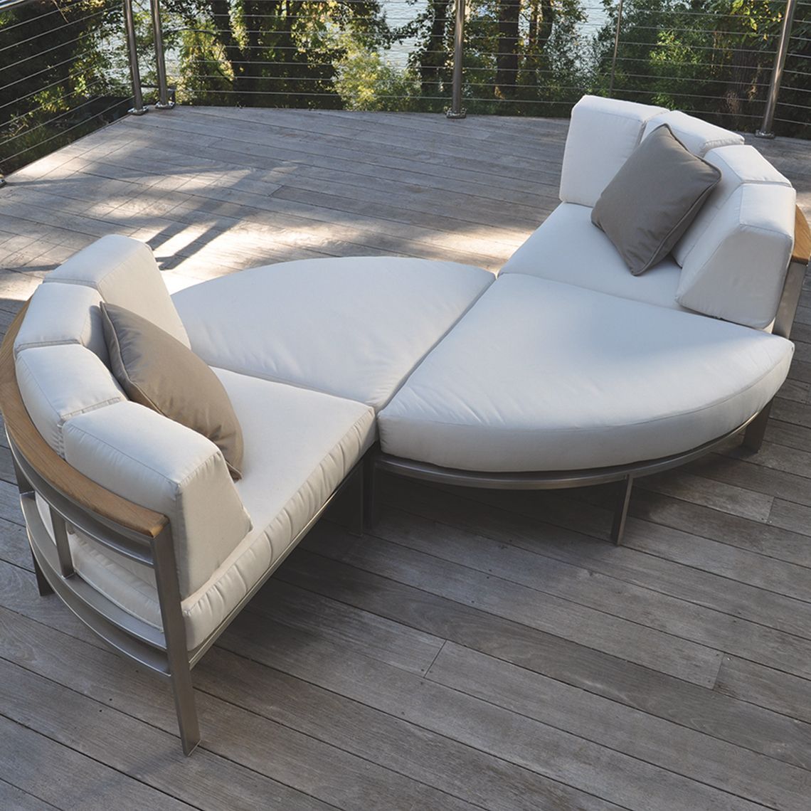 Kingsley Bate Tivoli