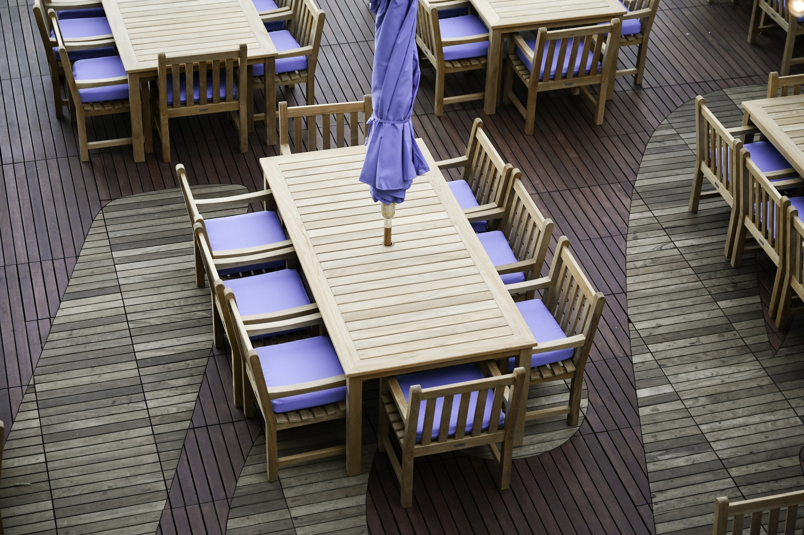 Three Birds Casual Newport-Lifestyle Image