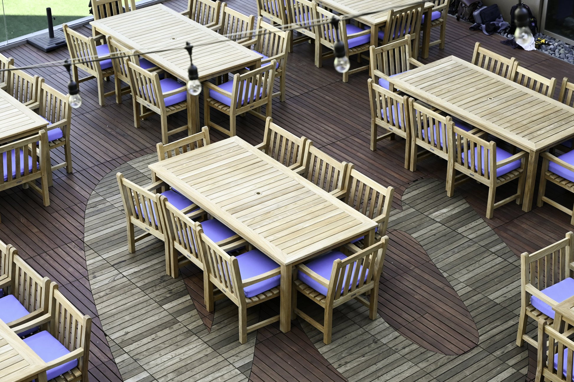 Three Birds Casual Classic