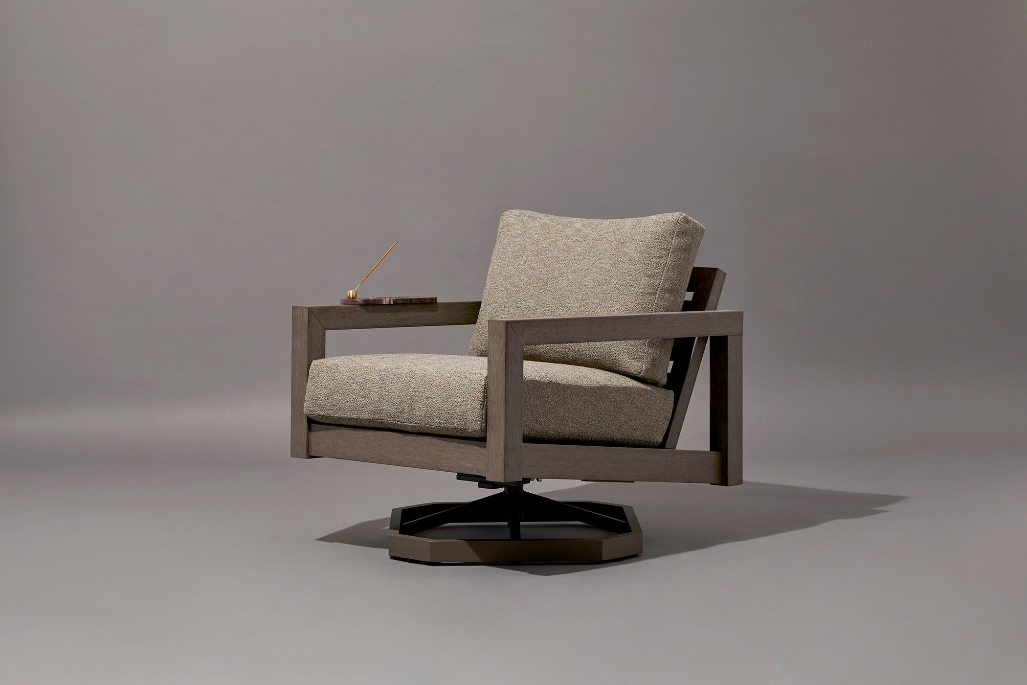 Sierra Swivel Lounge Chair