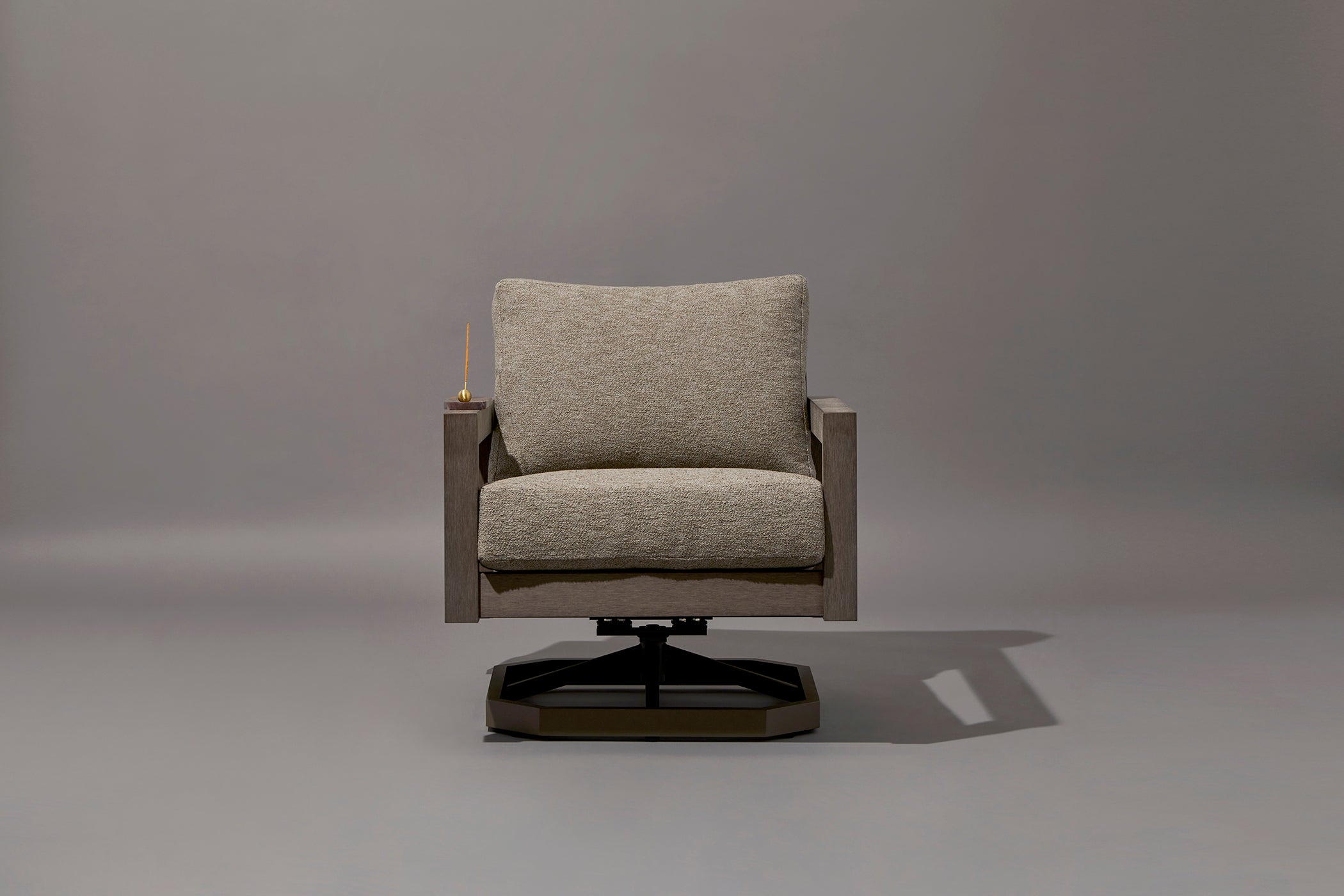 Sierra Swivel Lounge Chair