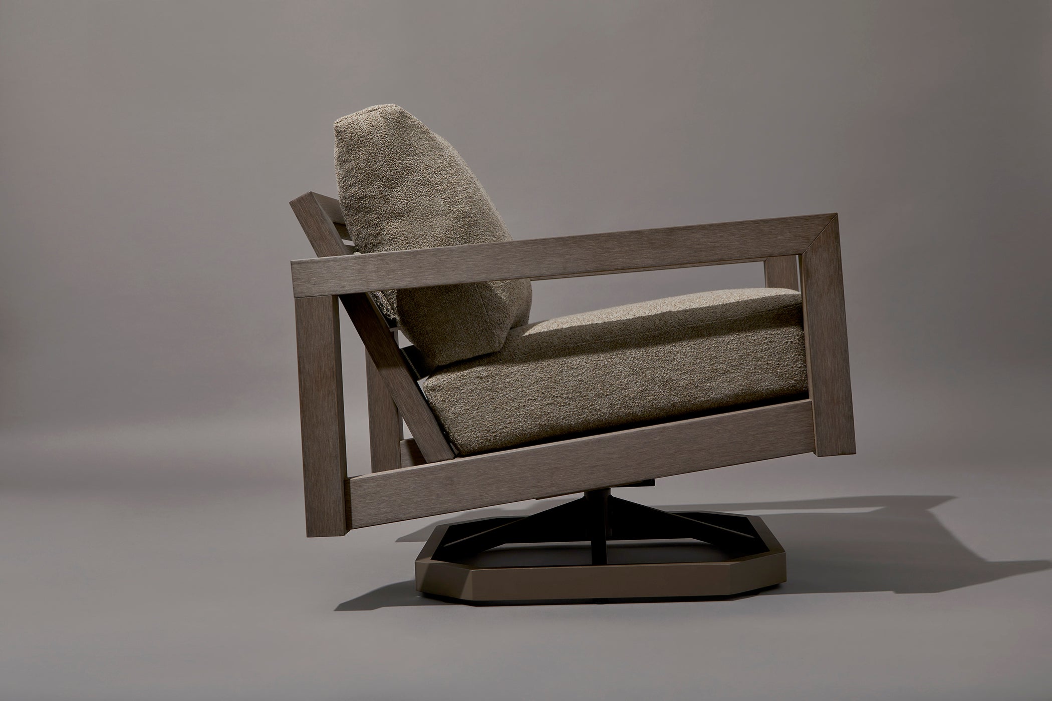 Sierra Swivel Lounge Chair