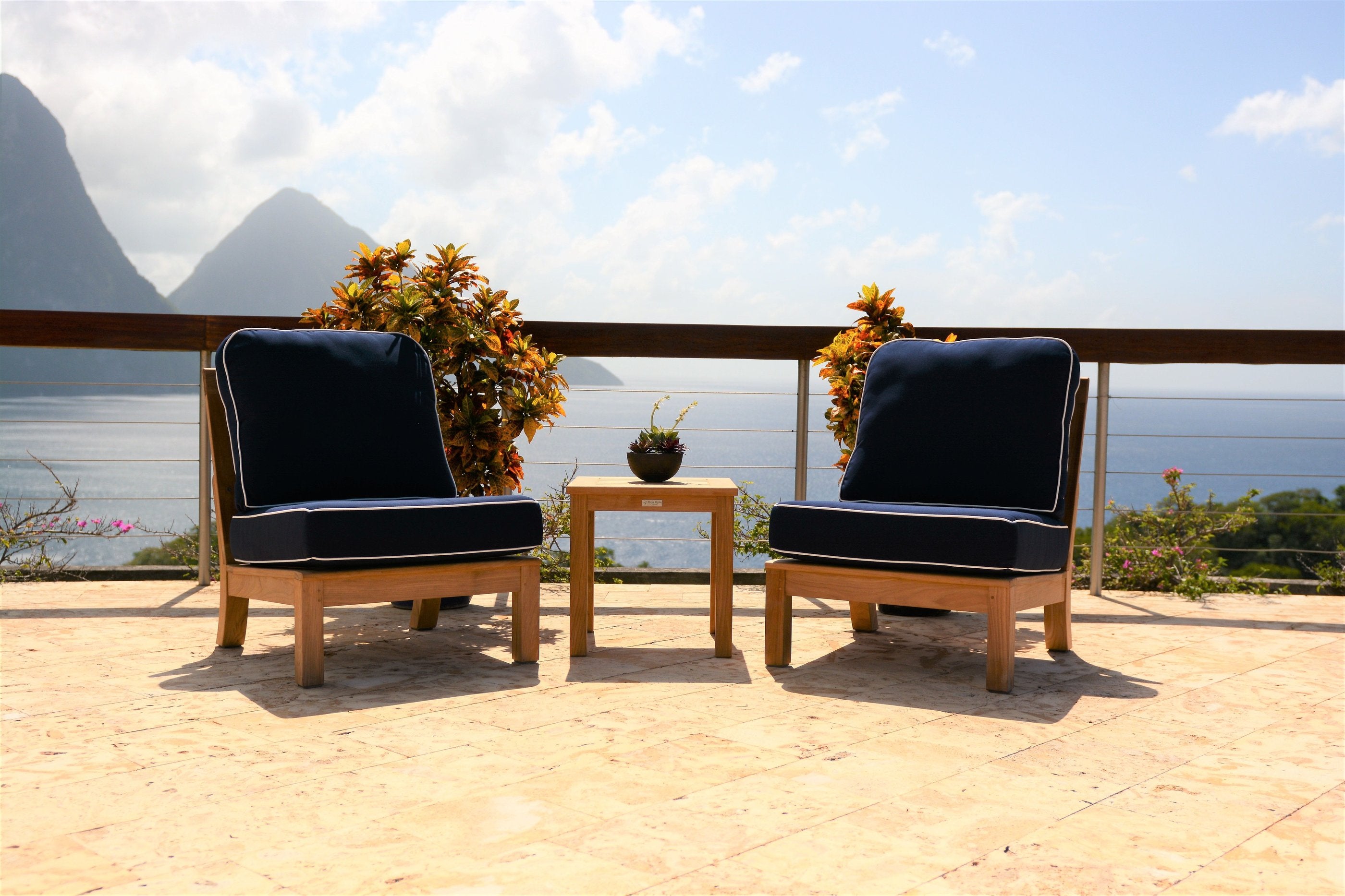 Three Birds Casual Monterey