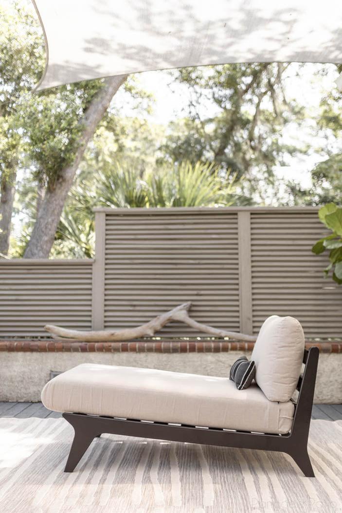 '-Berlin Gardens-Hartley Chaise-Pangaea Patio-Lifestyle Image