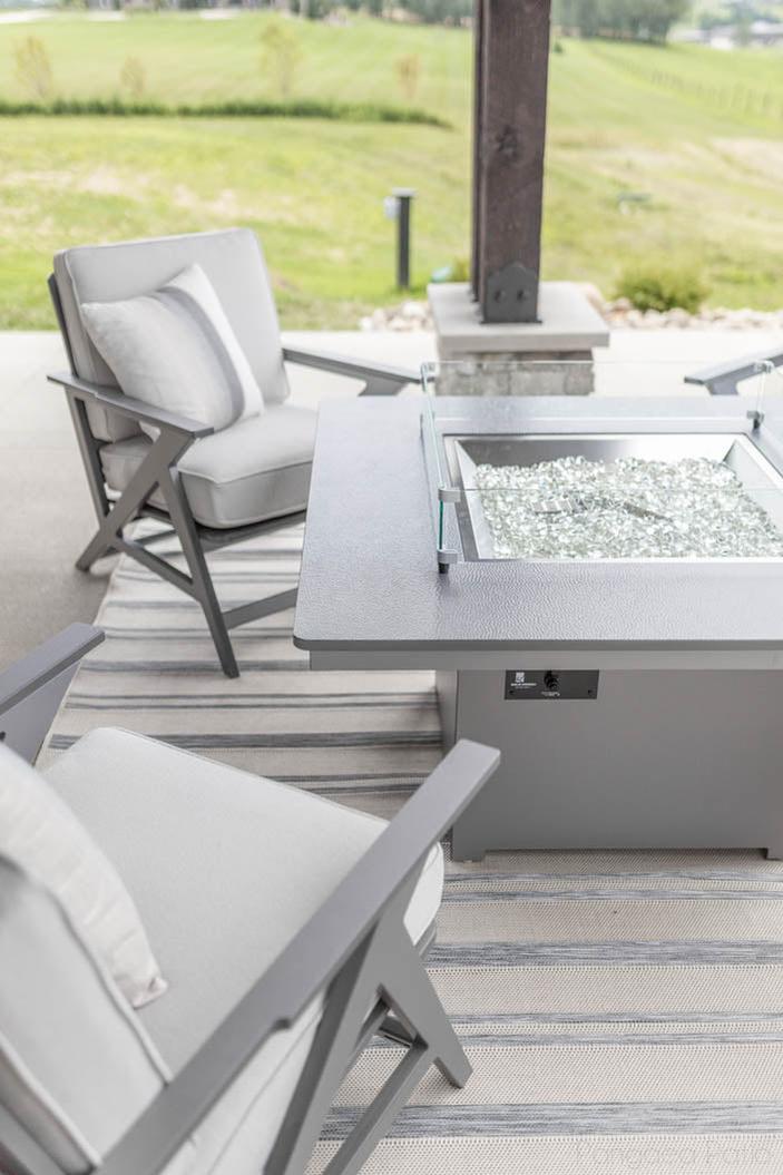 '-Berlin Gardens-Kinsley Lounge Chair-Pangaea Patio