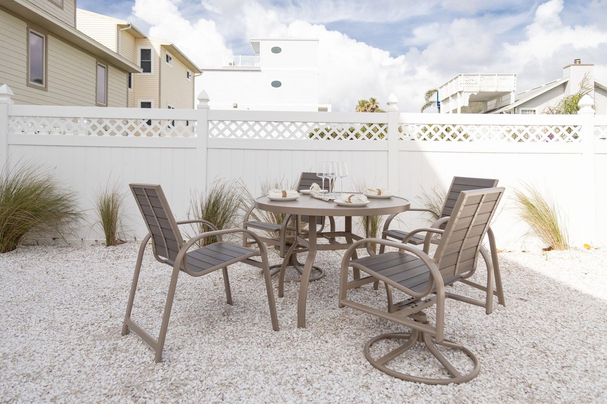 '-Berlin Gardens-Murphy High Back Sling Swivel Rocker Dining Chair-Pangaea Patio