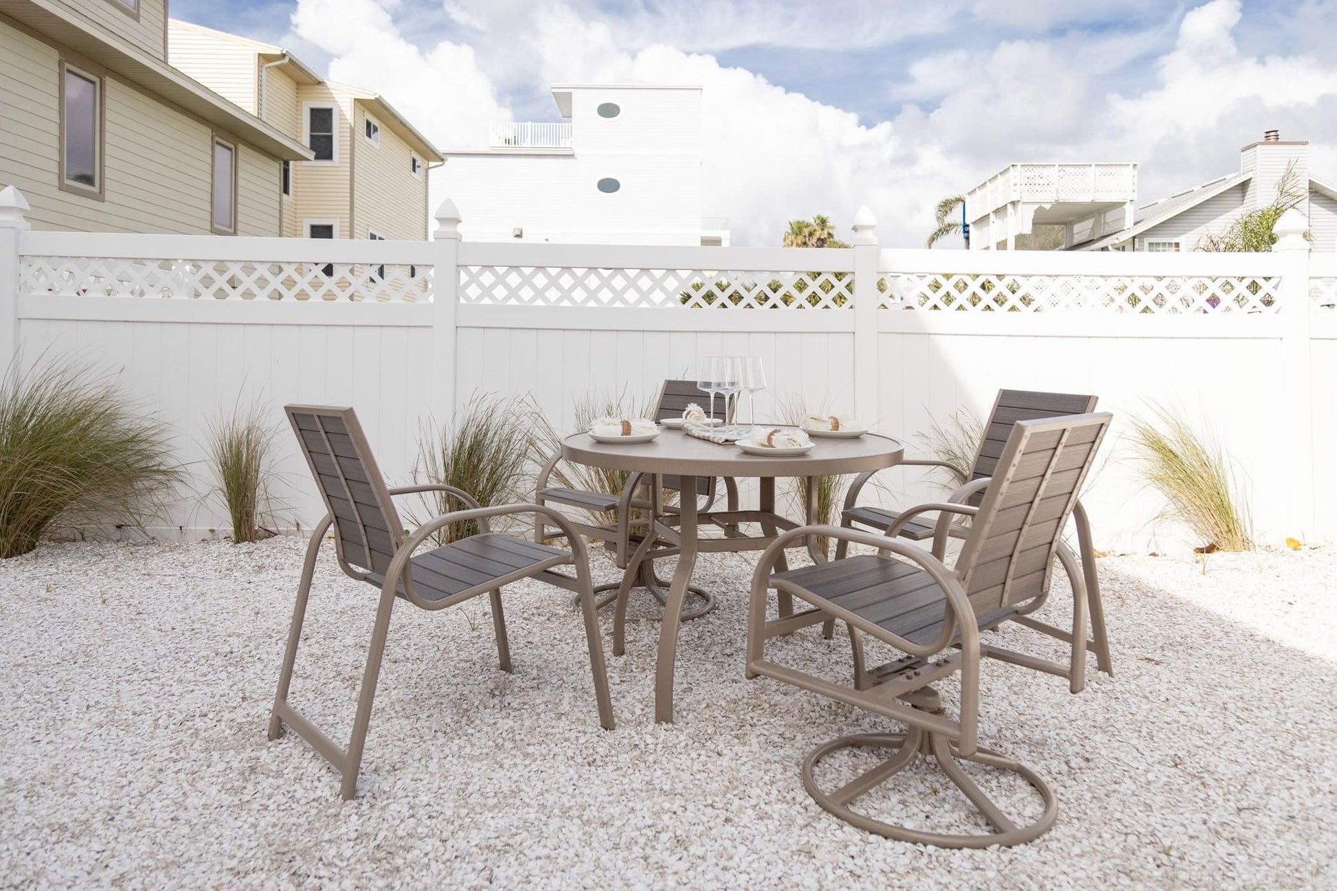 '-Berlin Gardens-Murphy Poly Dining Chair-Pangaea Patio