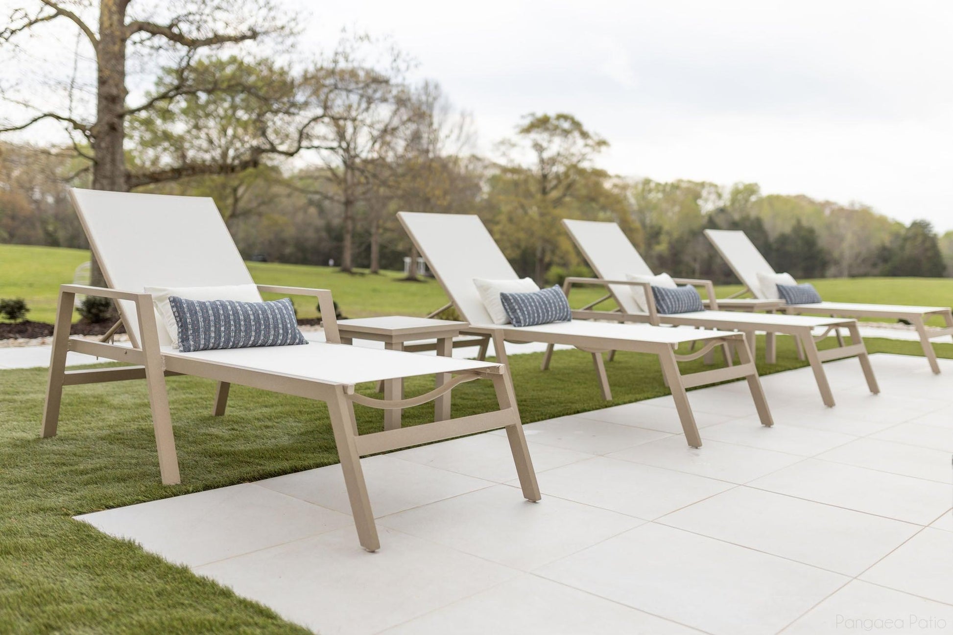 '-Berlin Gardens-Vida End Table Dining Height-Pangaea Patio